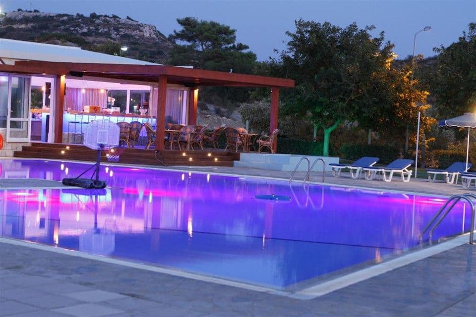 properties-ZOESHOTEL-1.jpg