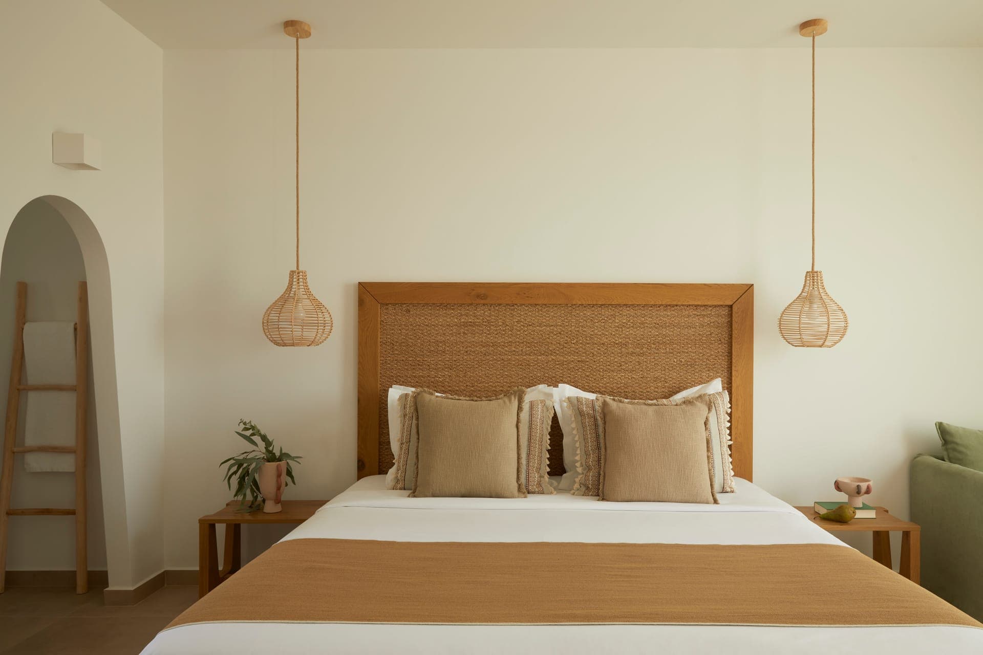 room-types-ABSKIOTARI-SUPDBL-0.jpg