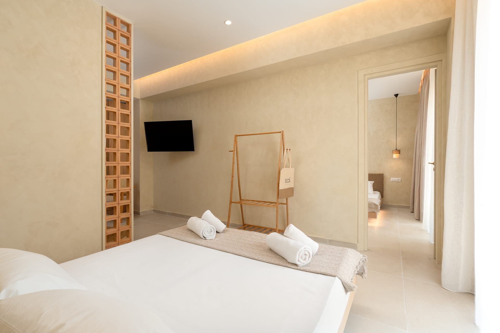 room-types-ACAIPLANT-LEAF-0.jpg