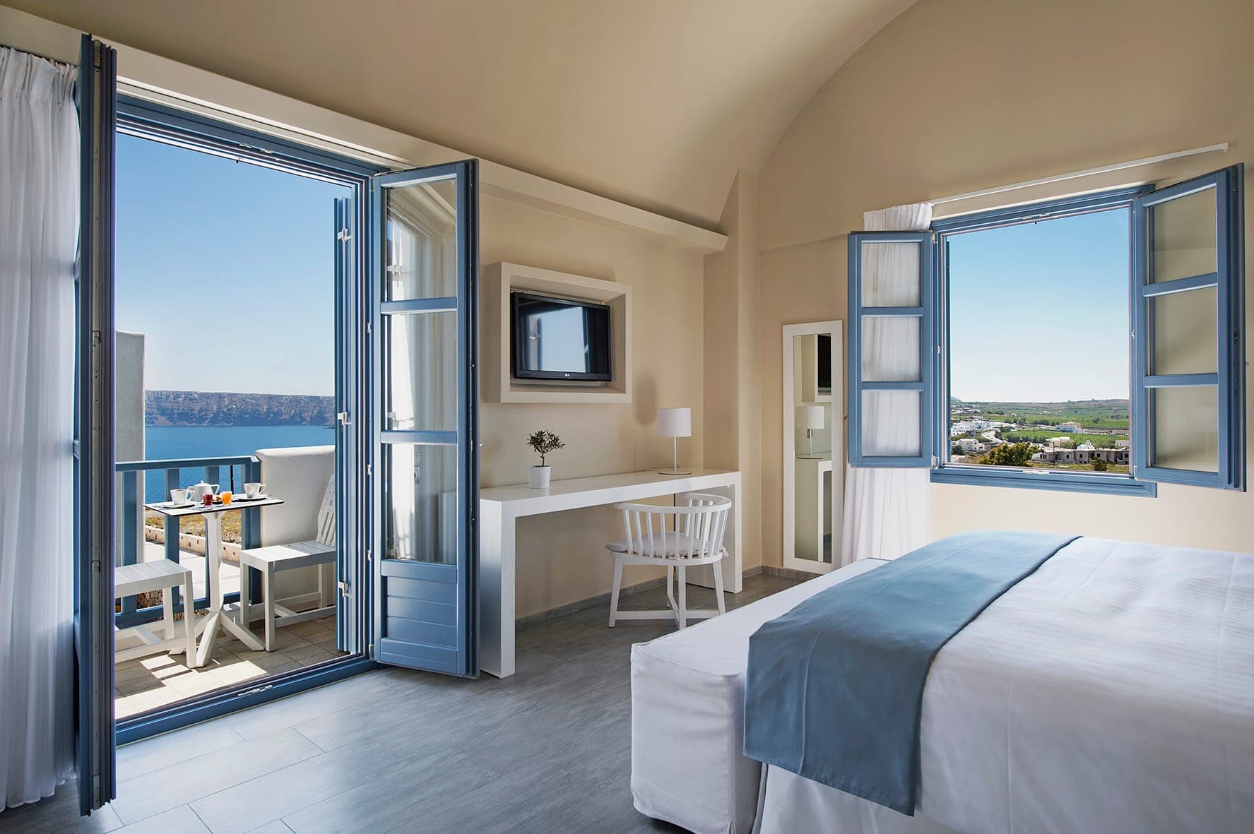 room-types-ACROTERRA-JUNIOR-0.jpg
