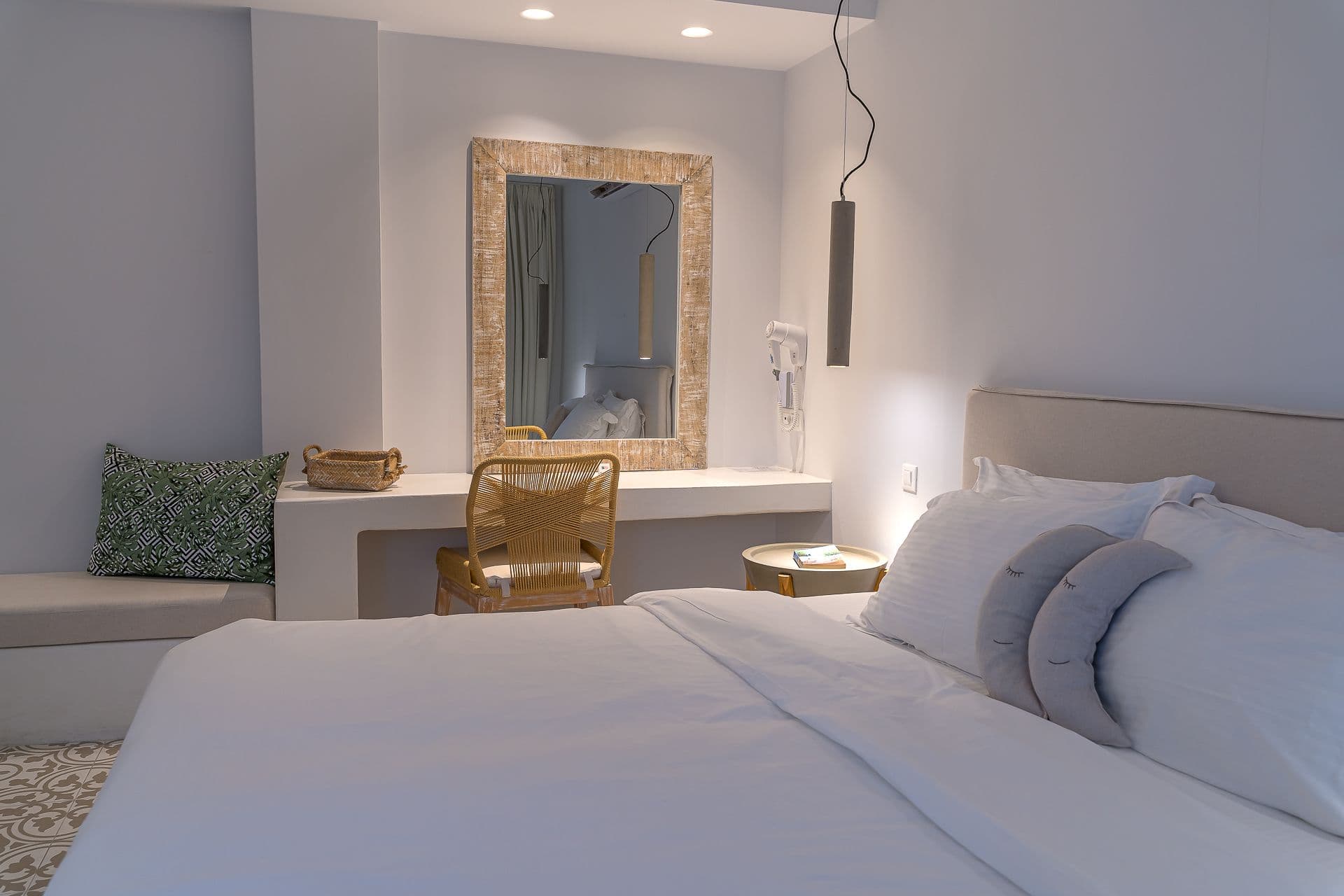 room-types-ADONISHP-DLX-0.jpg