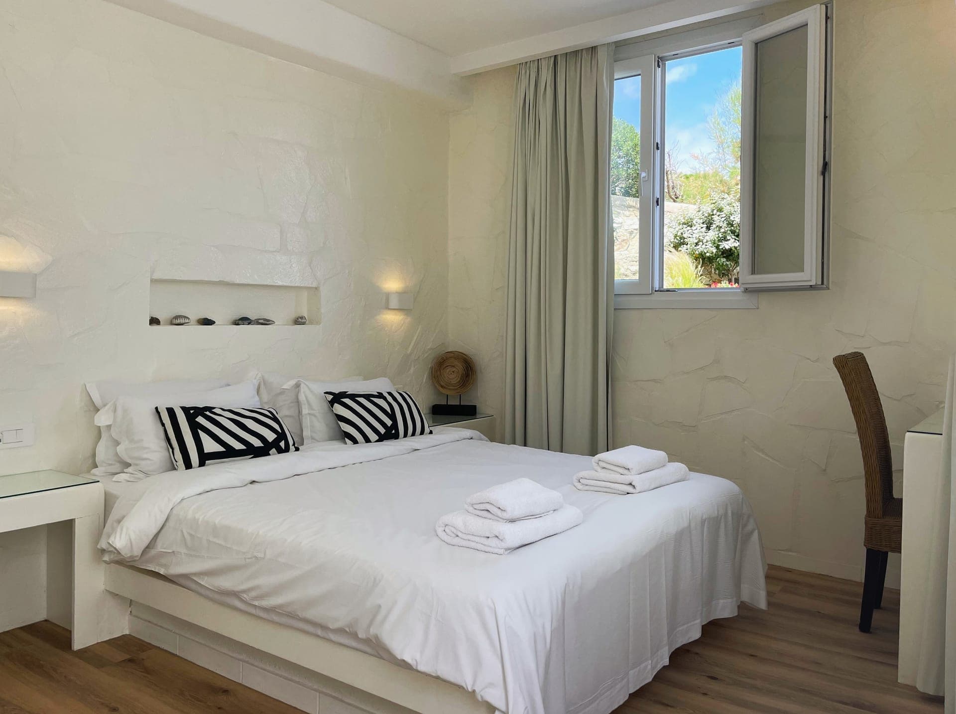room-types-ADONISHP-ECO-0.jpg