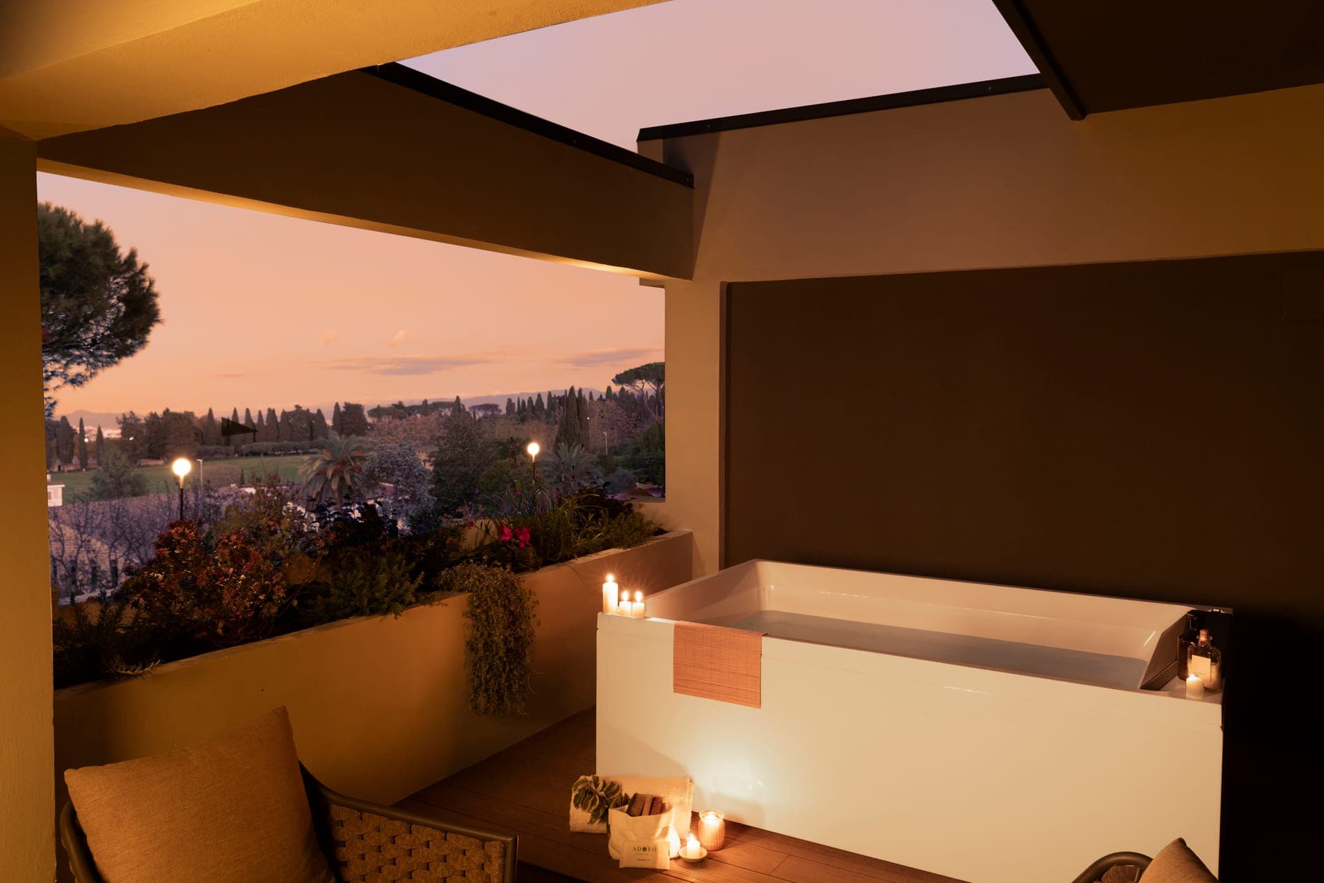 room-types-ADOROHTL-SUI-0.jpg