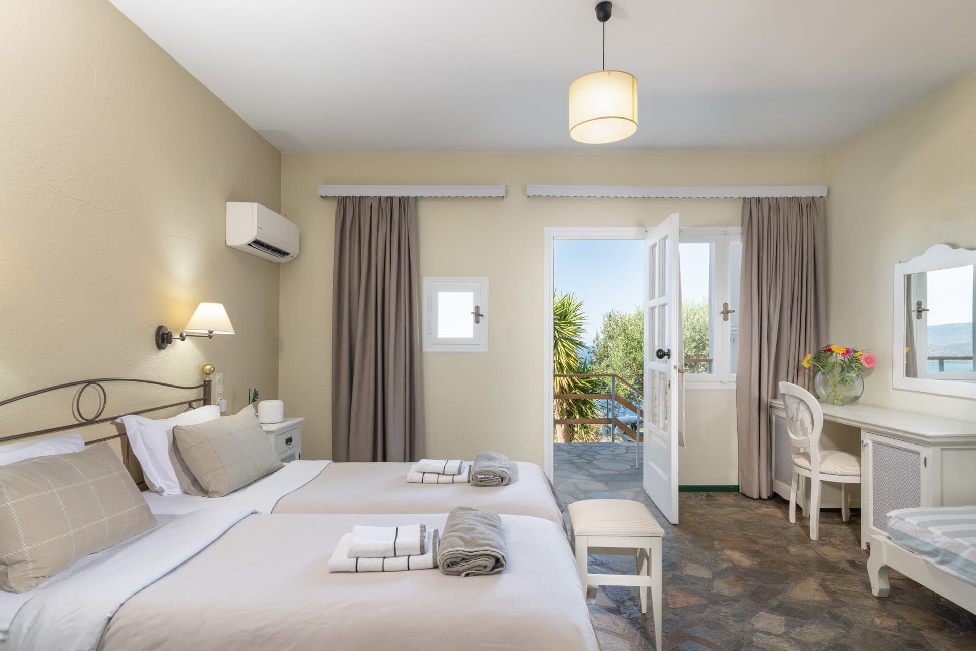 room-types-ADRAKOSAPT-ECON-0.jpg