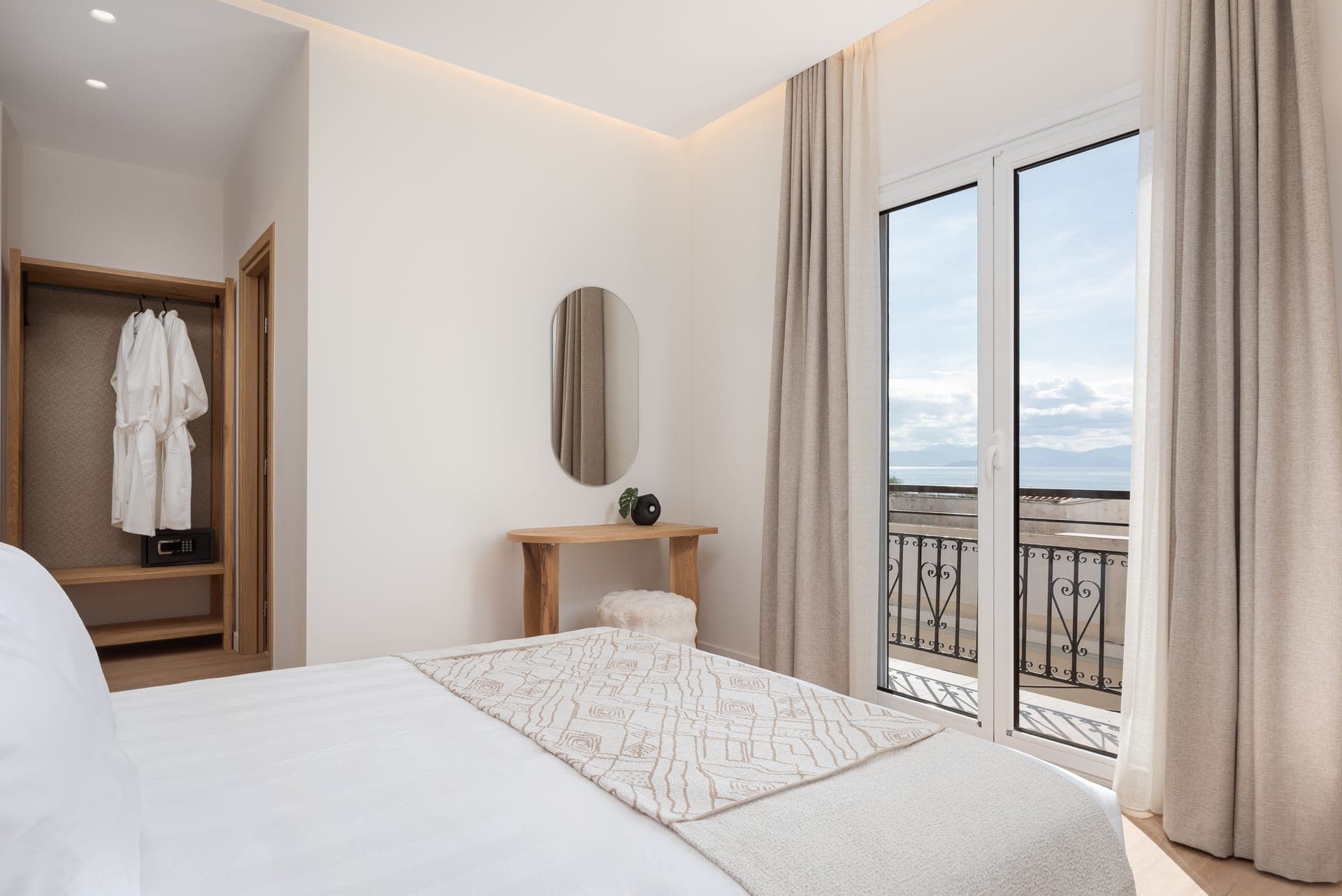 room-types-AEGINADRS-A1SUSE-0.jpg