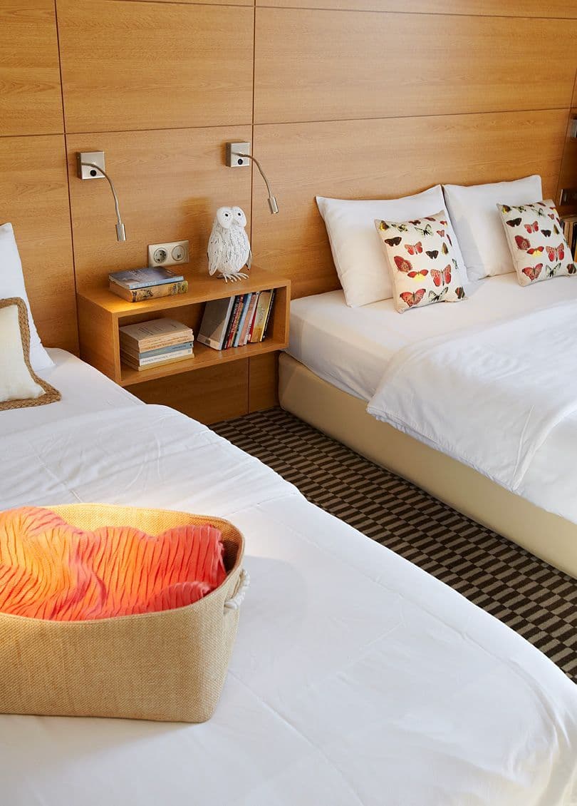 room-types-AEGLIHOTEL-DLXTPL-0.jpg