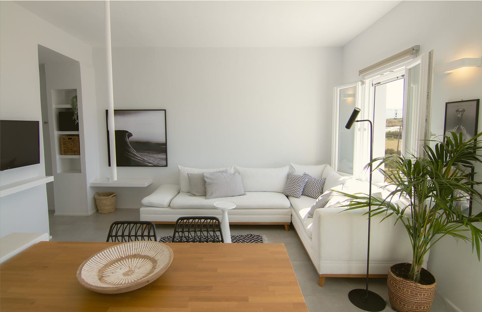 room-types-AELIATINOS-DLXSUI-0.jpg
