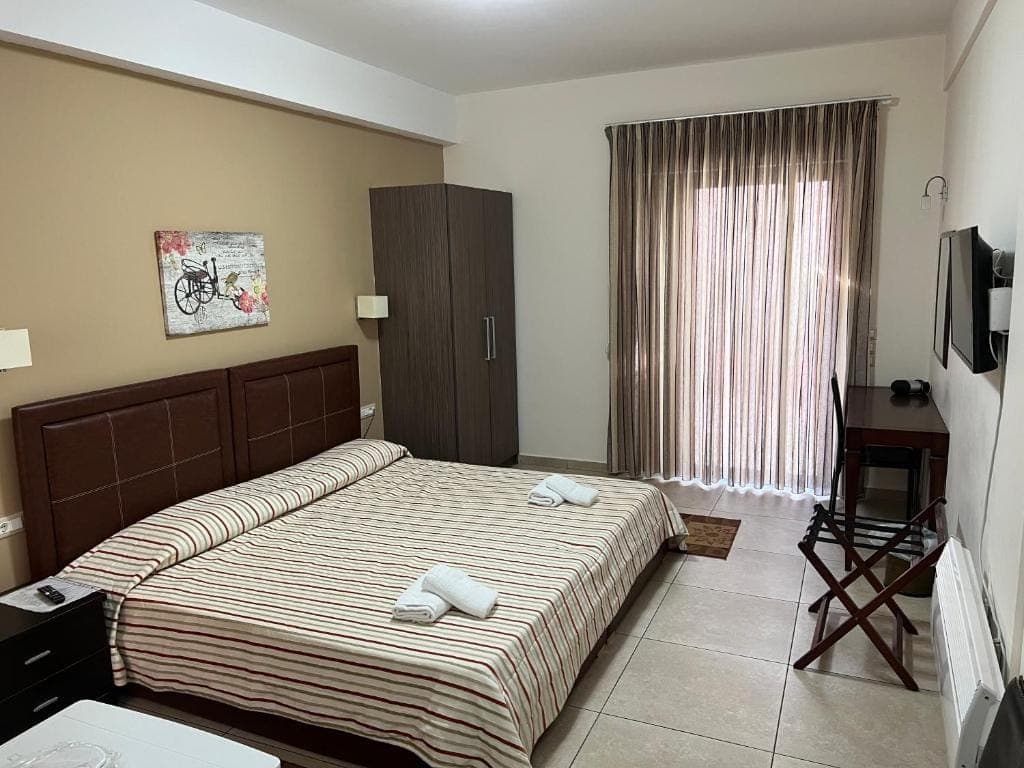 room-types-AENAONROOM-ECON-0.jpg
