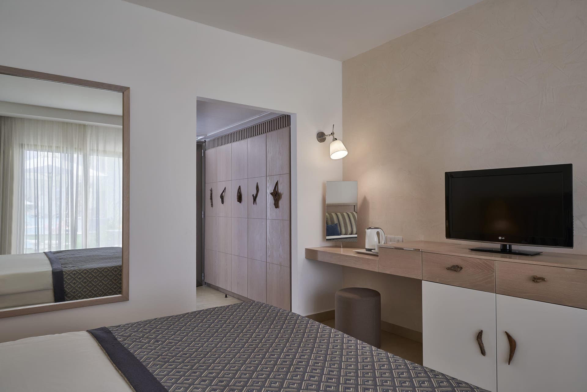 room-types-AENEAS-DBLINV-0.jpg