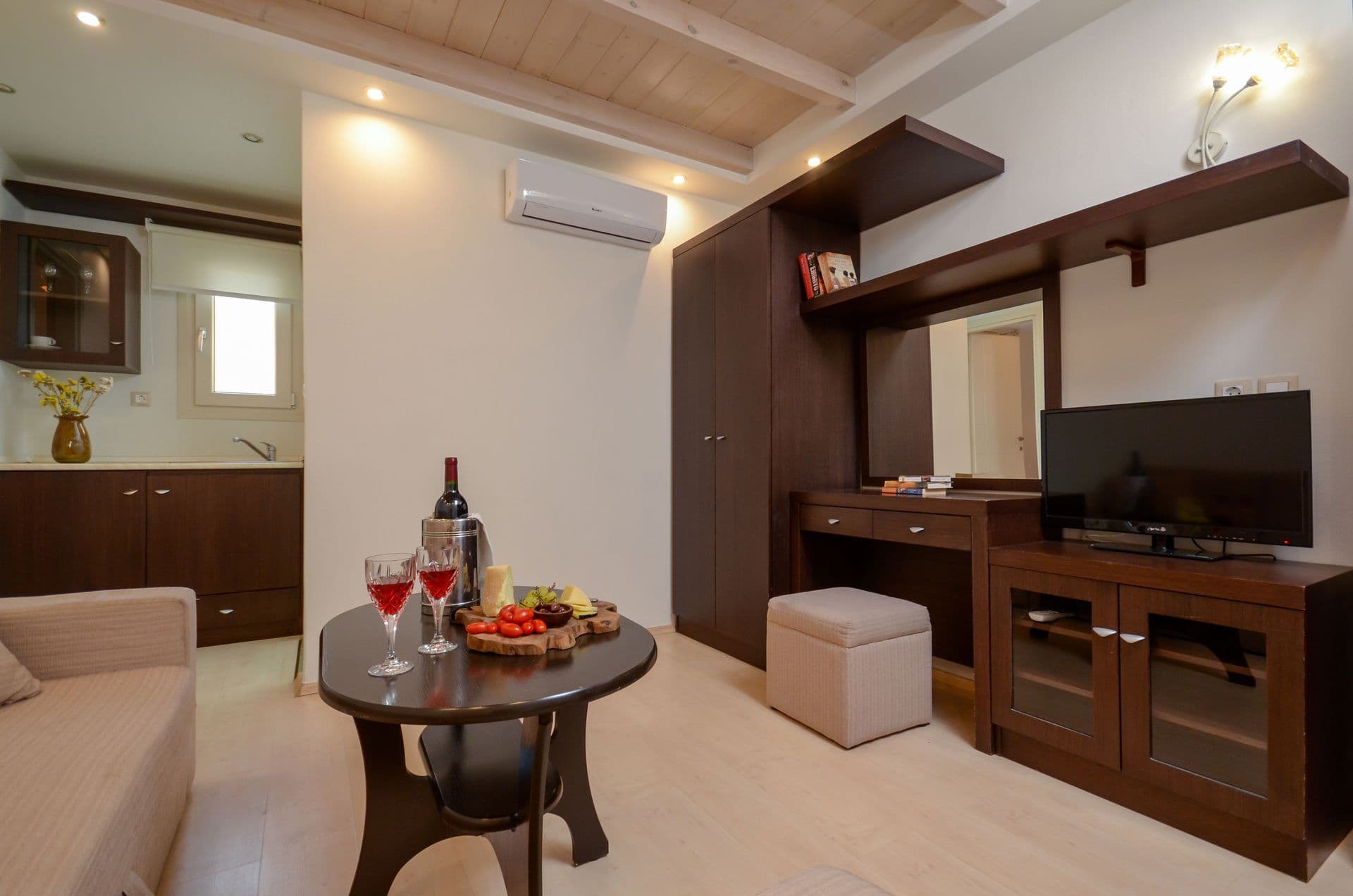 room-types-AEOLISN-SUPSUI-0.jpg