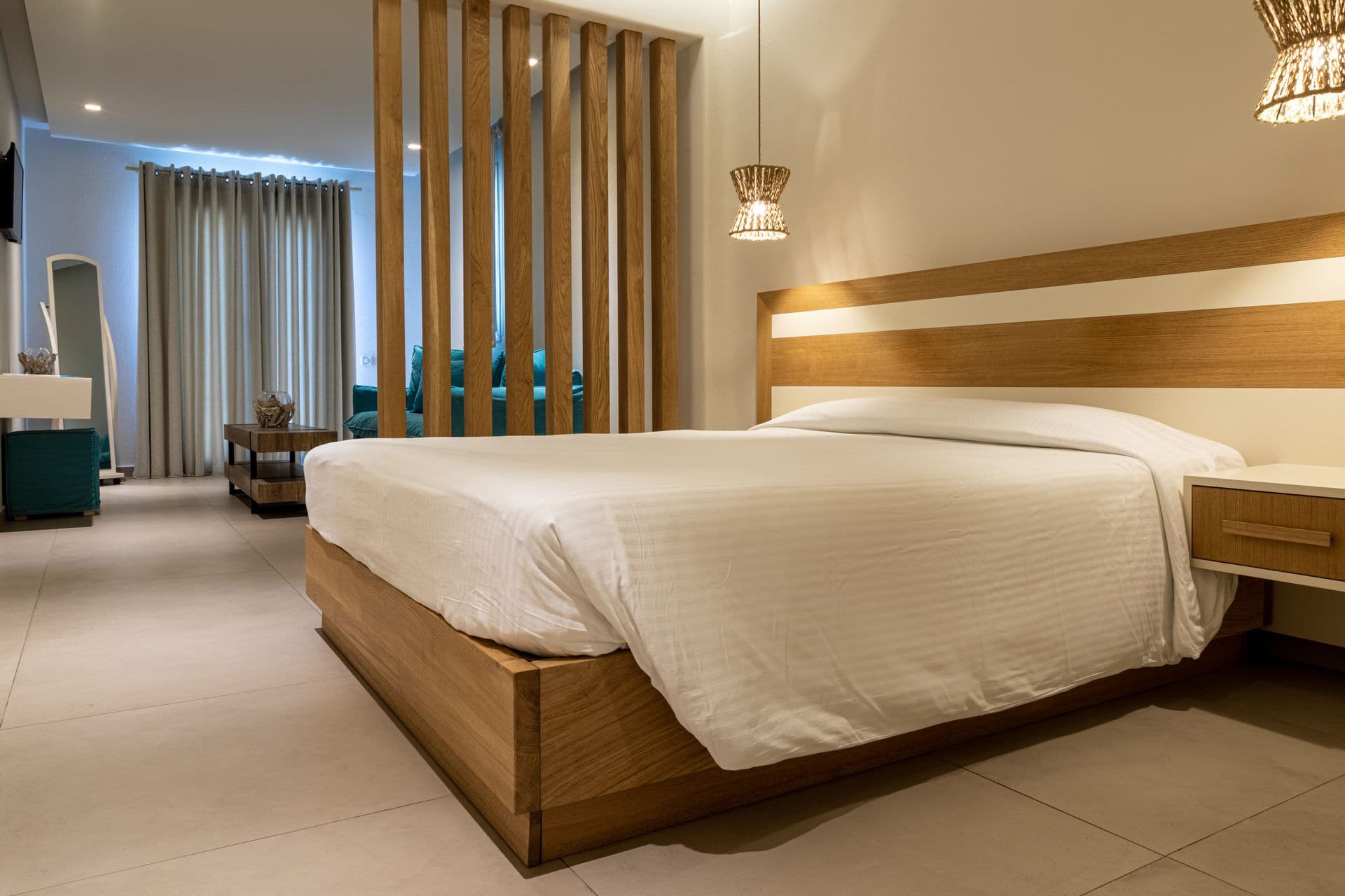 room-types-AEOLOS-TRPL-0.jpg