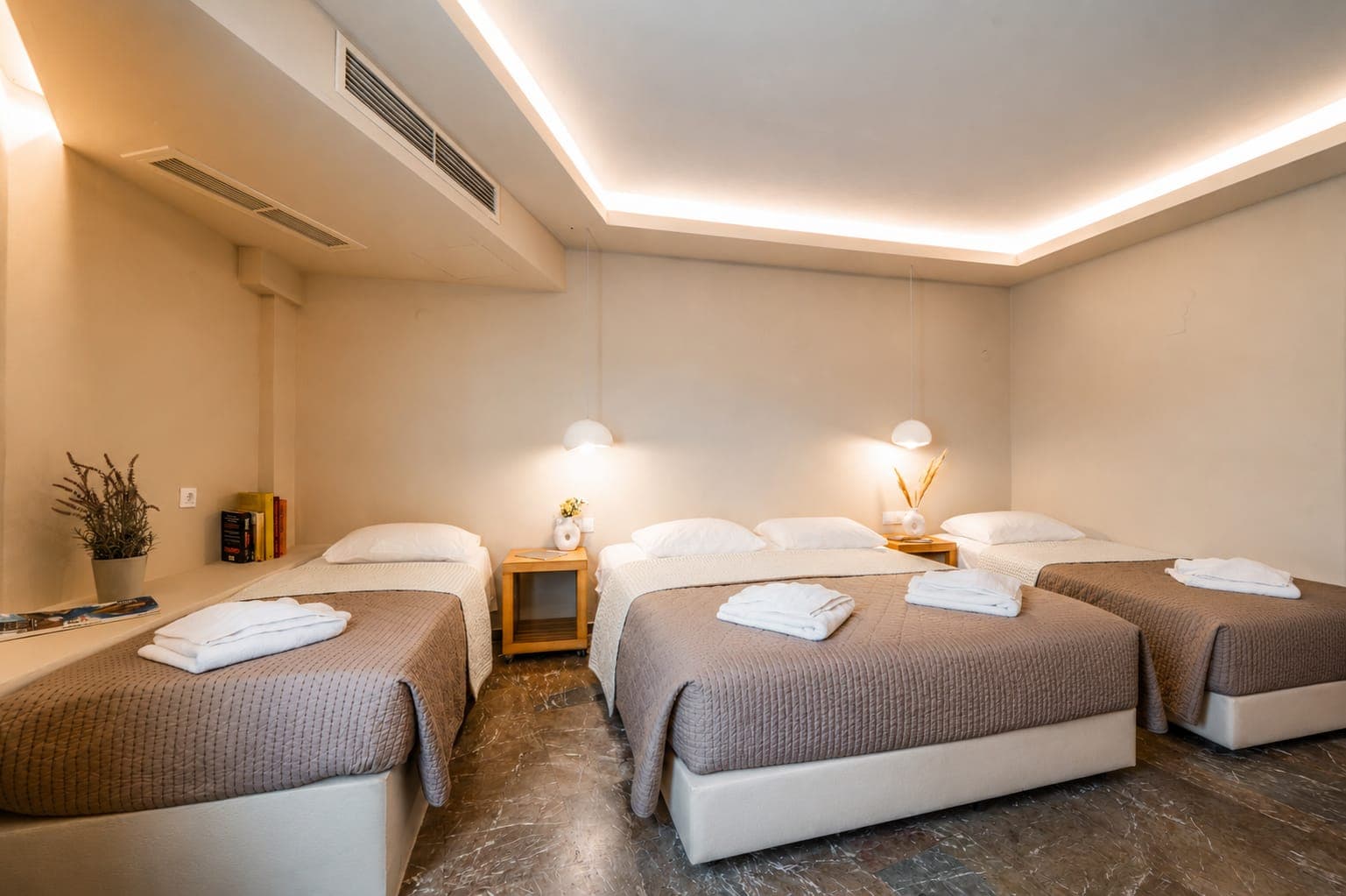 room-types-AEOLOSBAYT-STNQUA-0.jpg