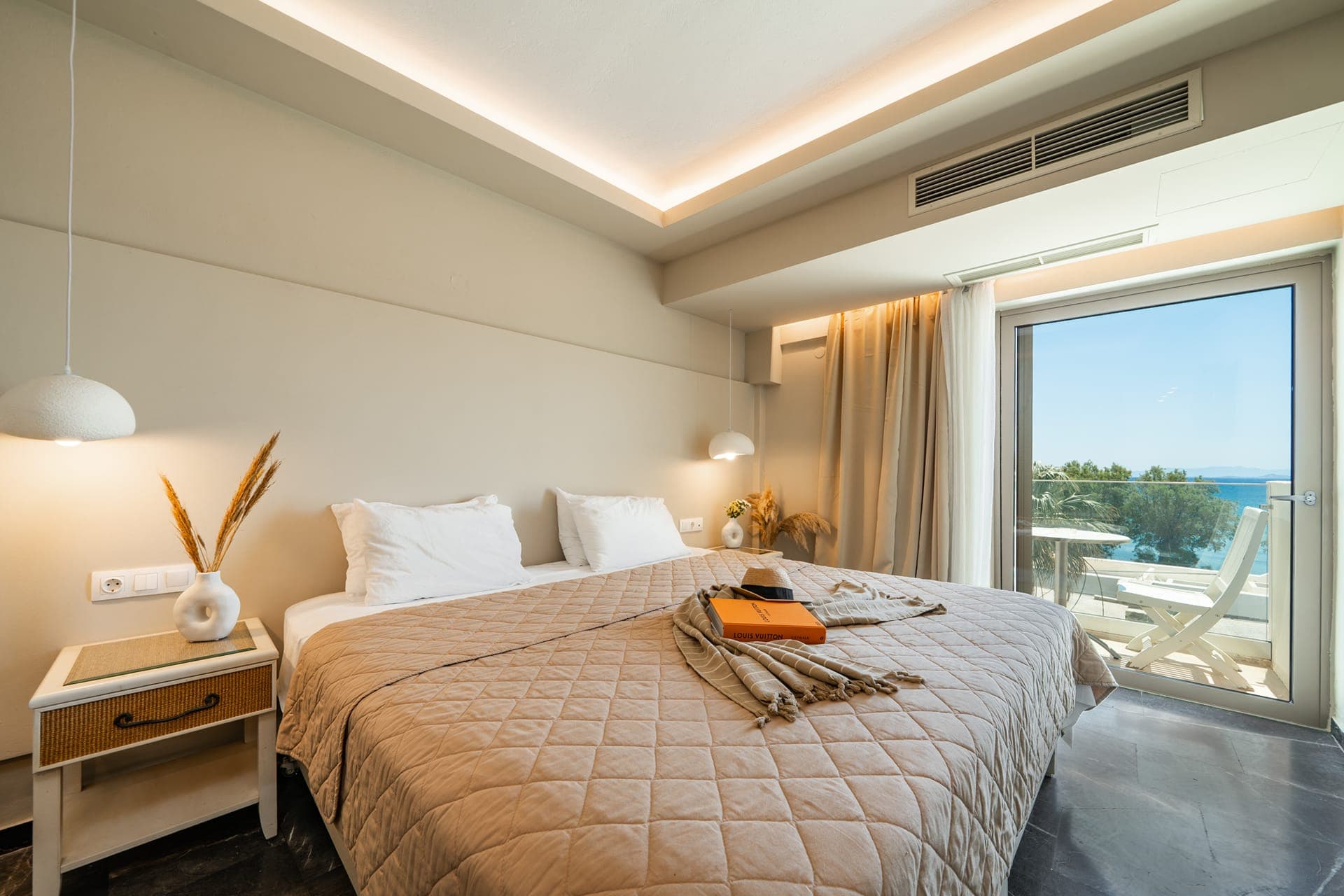 room-types-AEOLOSBAYT-SVIROO-0.jpg