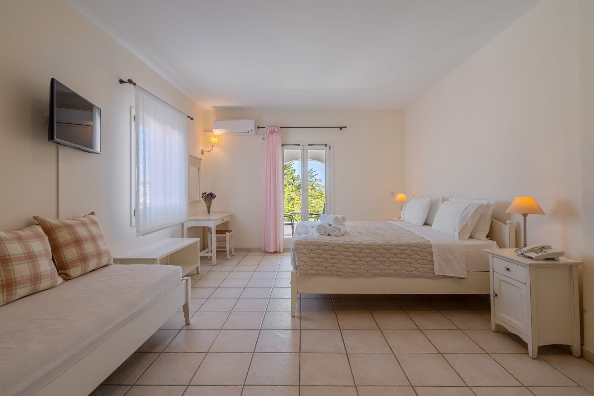 room-types-AEOLOSHK-DTSV-0.jpg