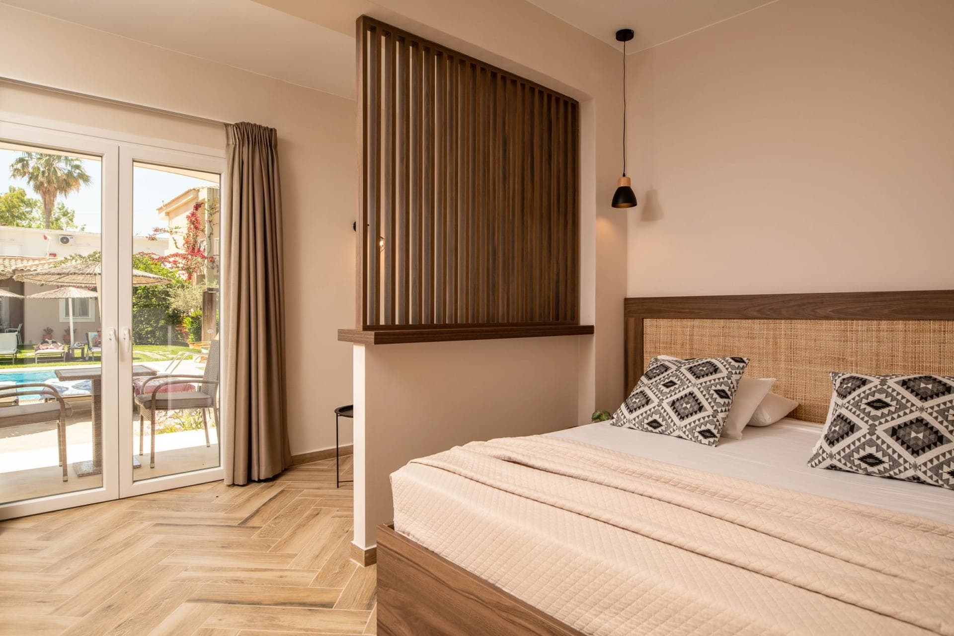 room-types-AEOLOSZAKY-PRESUI-0.jpg