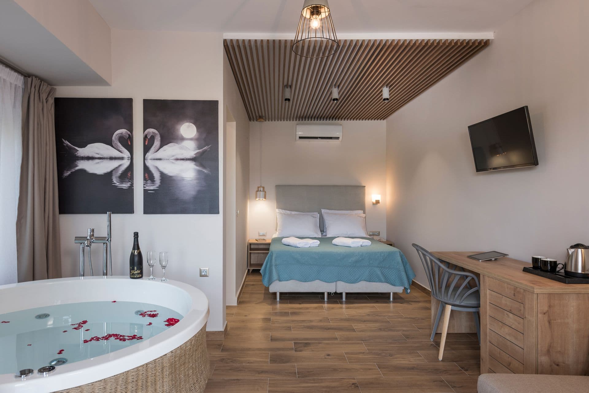 room-types-AEQUORR-02-0.jpg