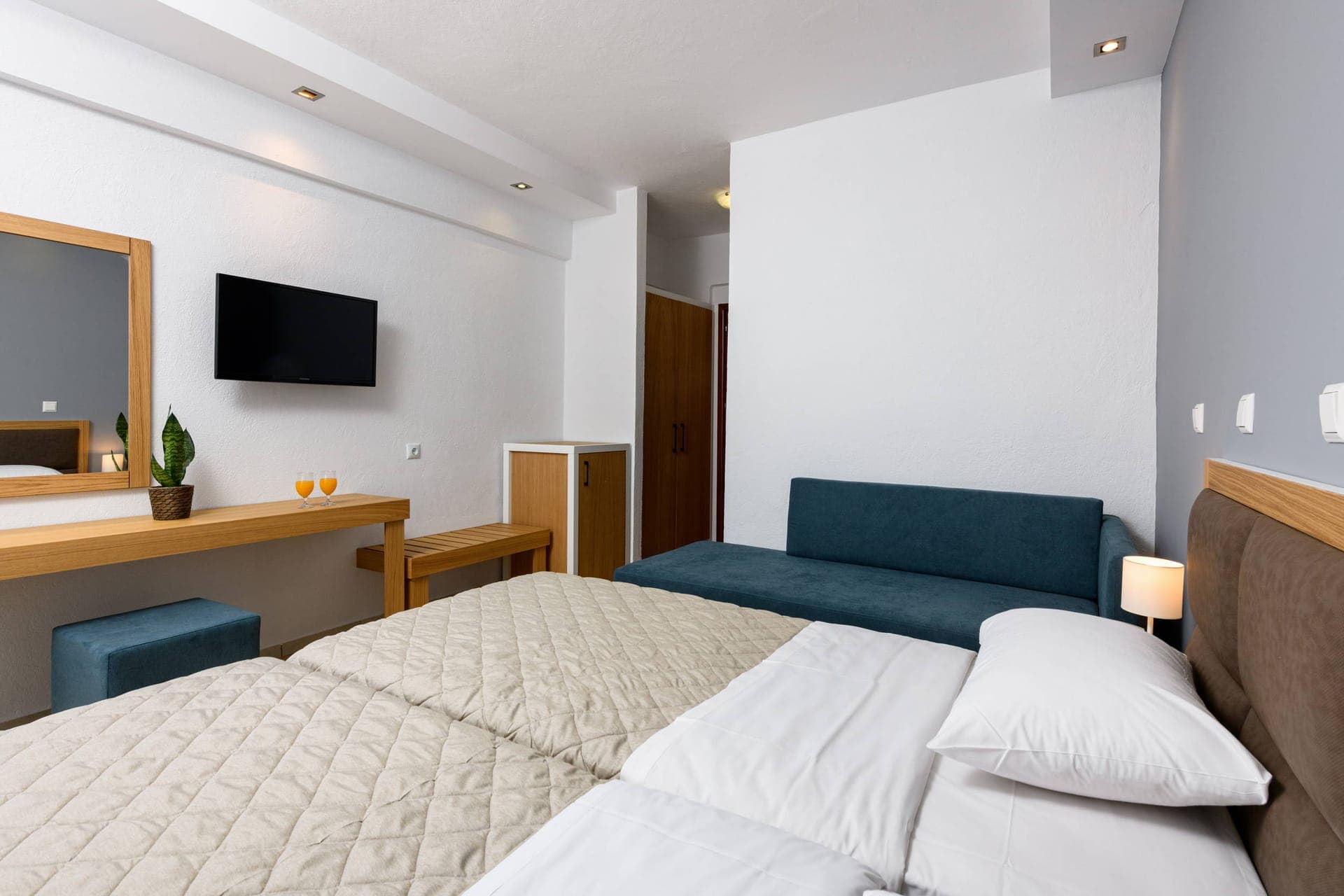 room-types-AETHRIA-TRIPLE-0.jpg