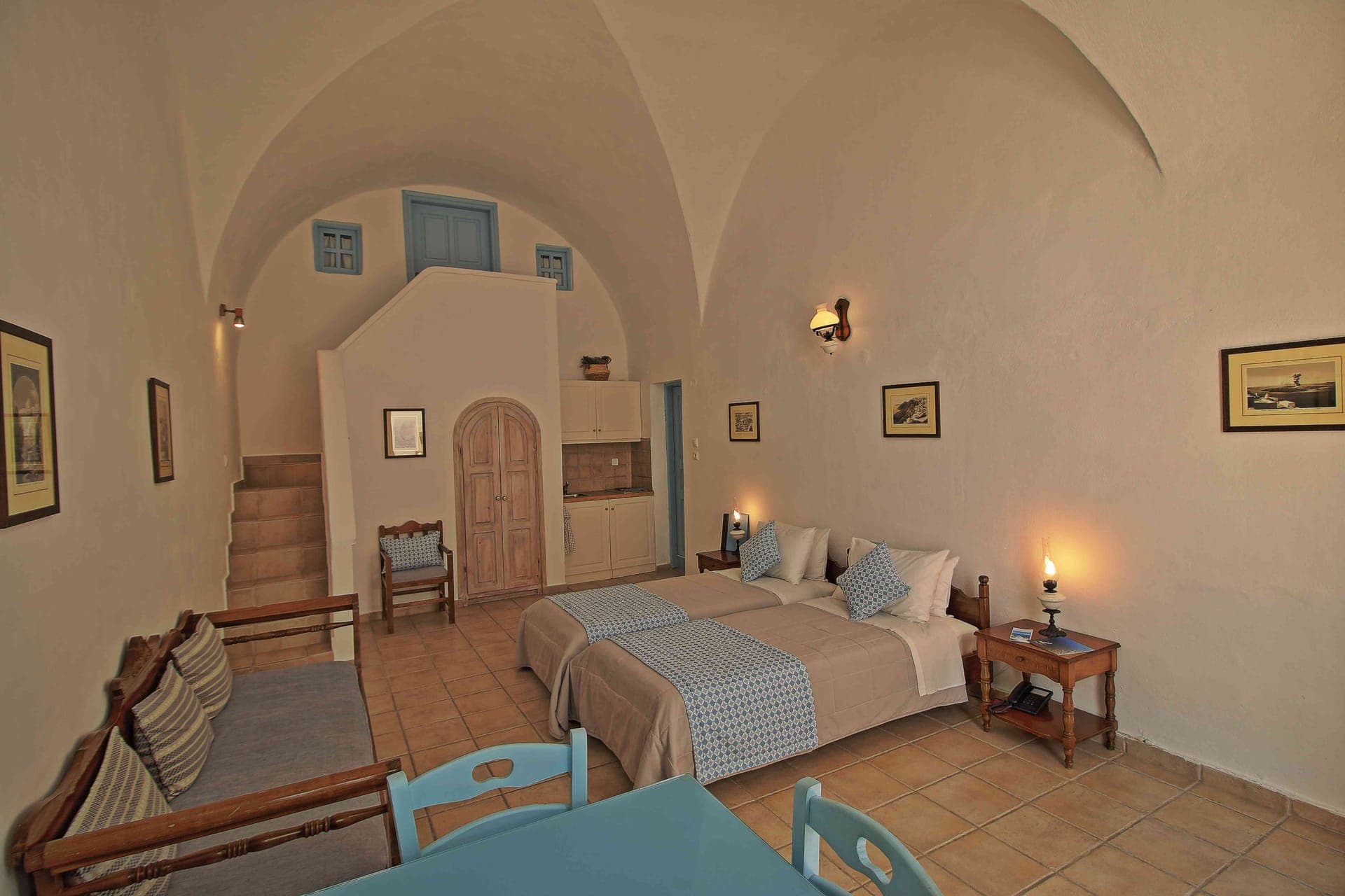 room-types-AETHRIOHTL-STU4-0.jpg
