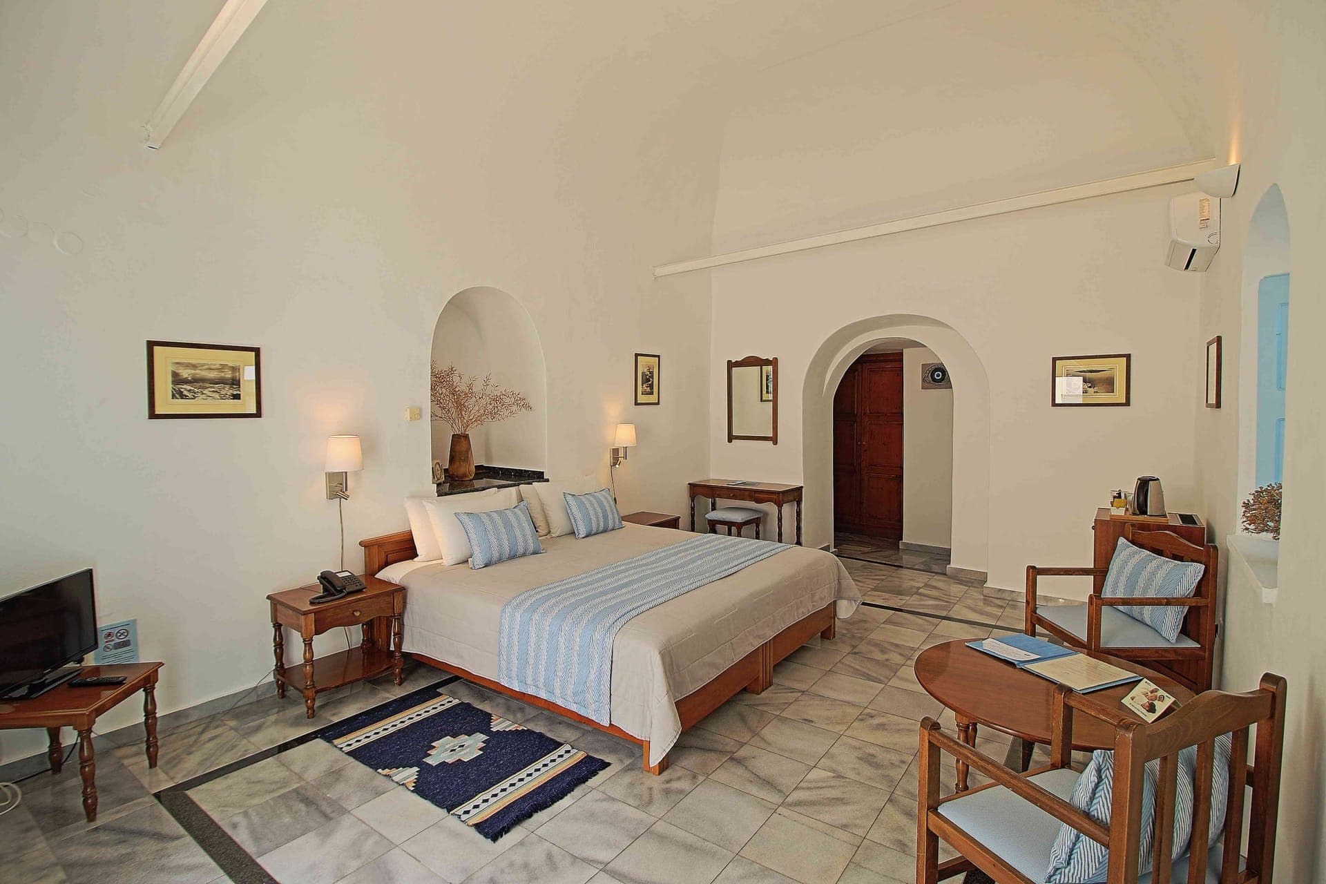 room-types-AETHRIOHTL-SUP3-0.jpg