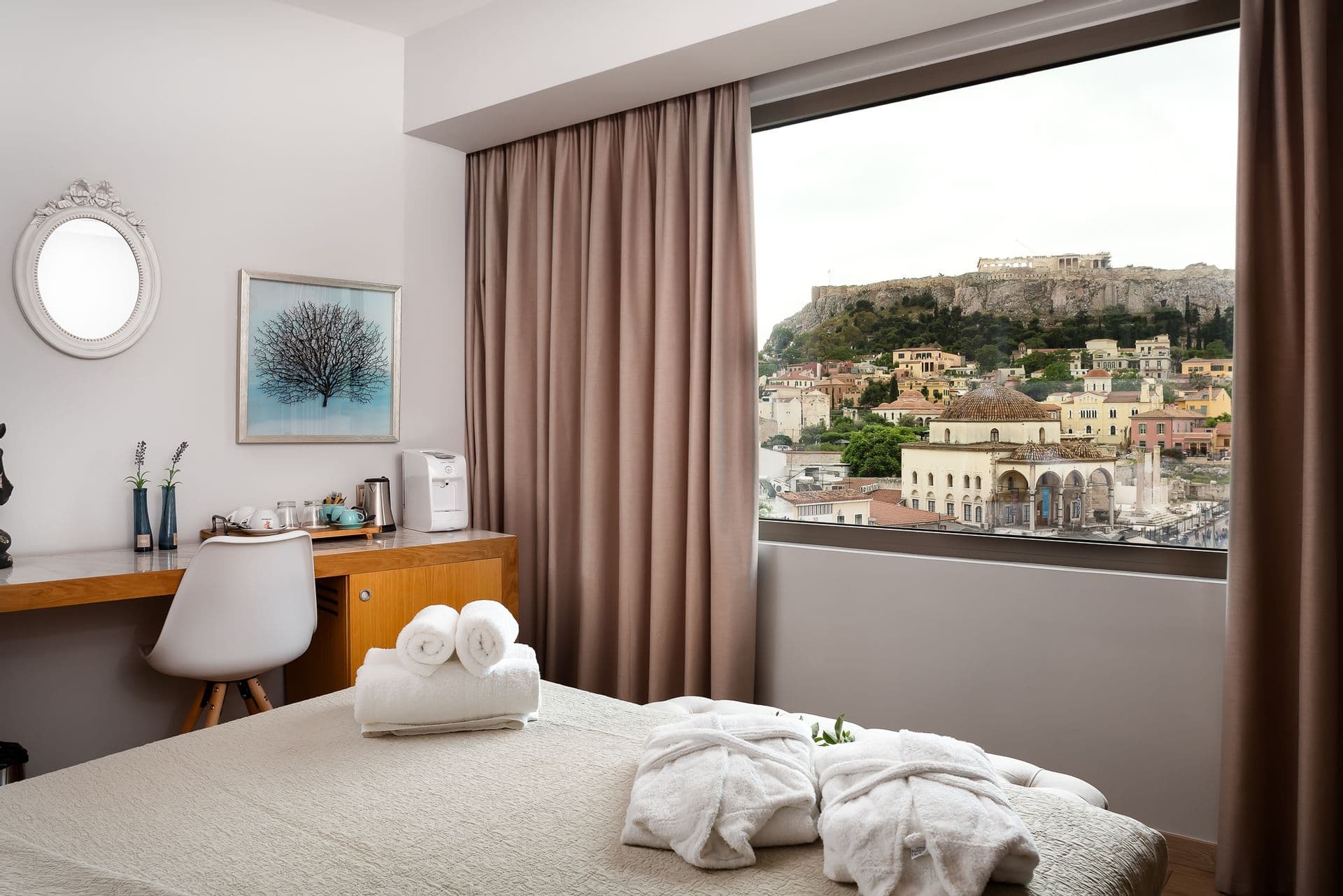 room-types-AFORATHENS-TAV-0.jpg