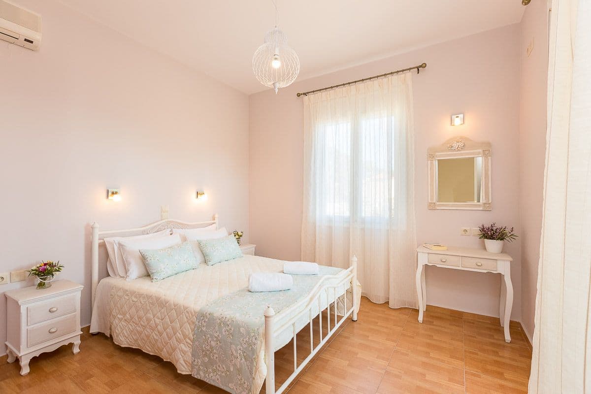 room-types-AGANTONIOS-DANAI-0.jpg