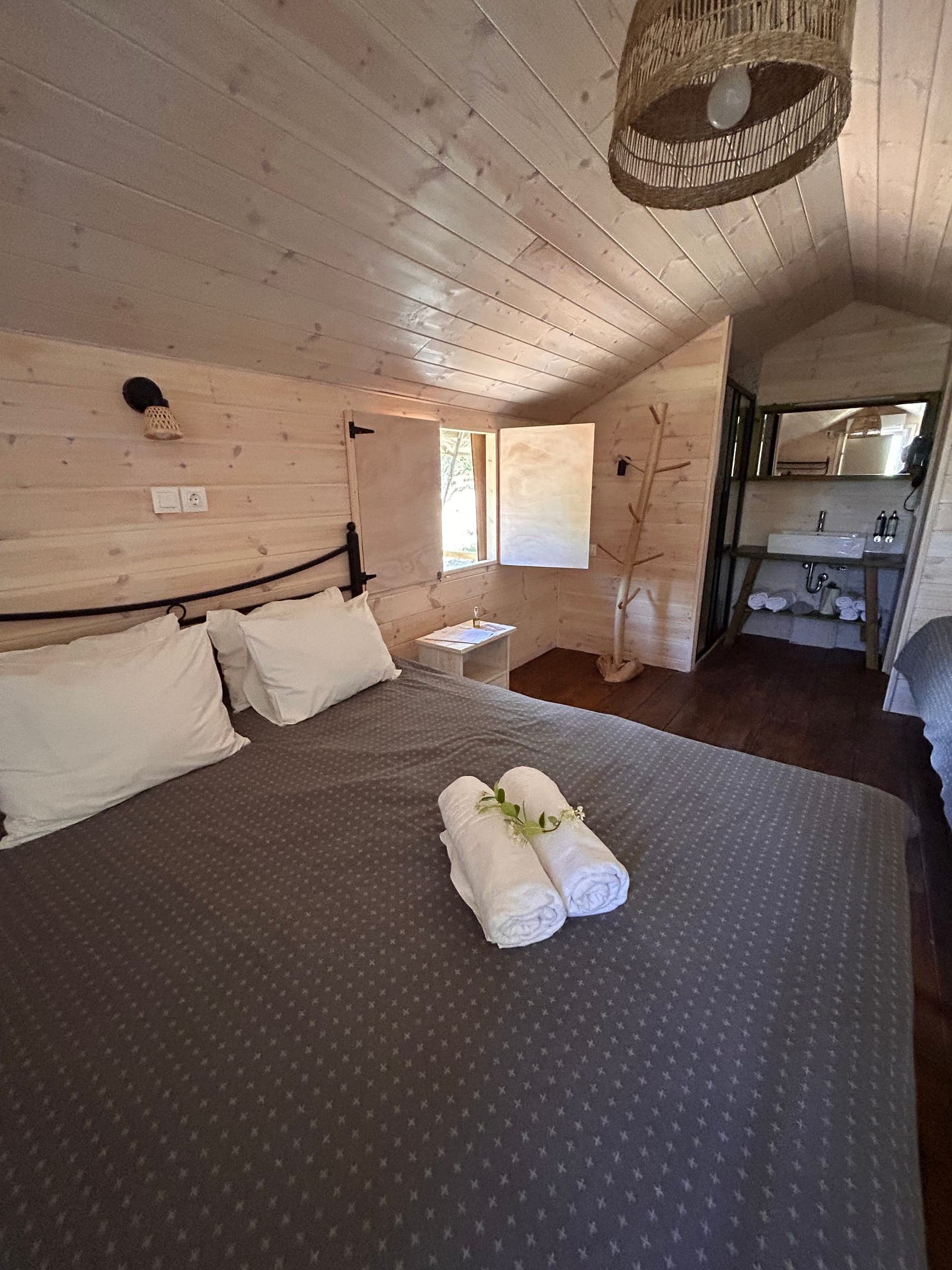 room-types-AGRIKIES-SuiteI-0.jpg