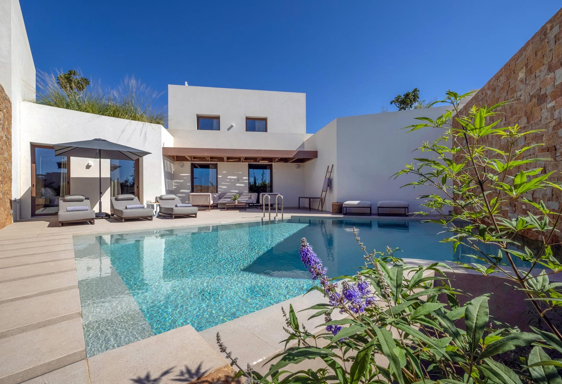 room-types-AGVPAROS-ATR-0.jpg