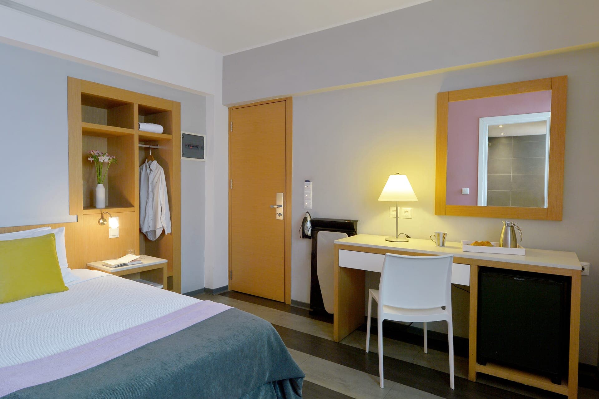 room-types-AIROTELGK-SINGLE-0.jpg