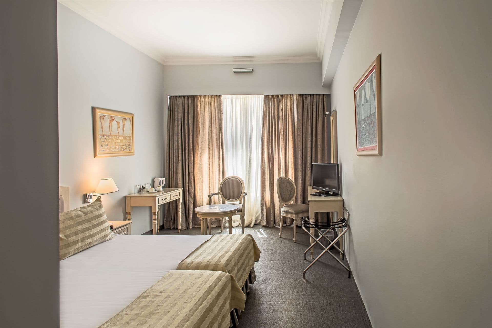 room-types-AIROTELSV-EXE-0.jpg