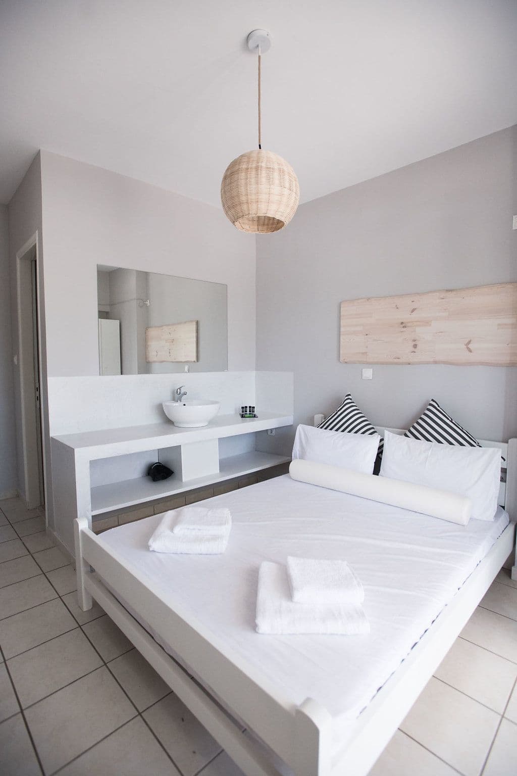 room-types-AKRAMOREA-DBLSVR-0.jpg