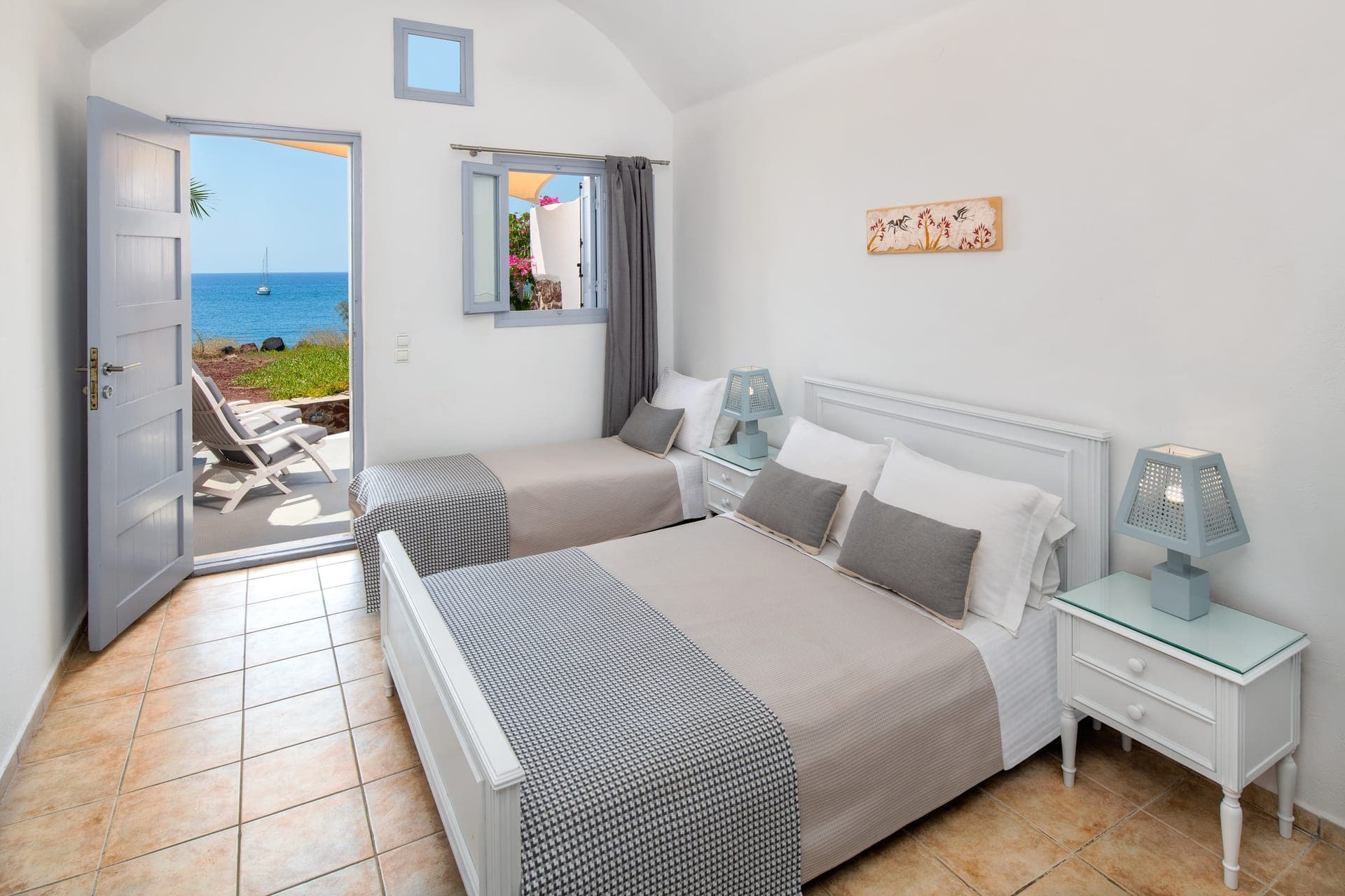 room-types-AKROHOTEL-TRIPLE-0.jpg