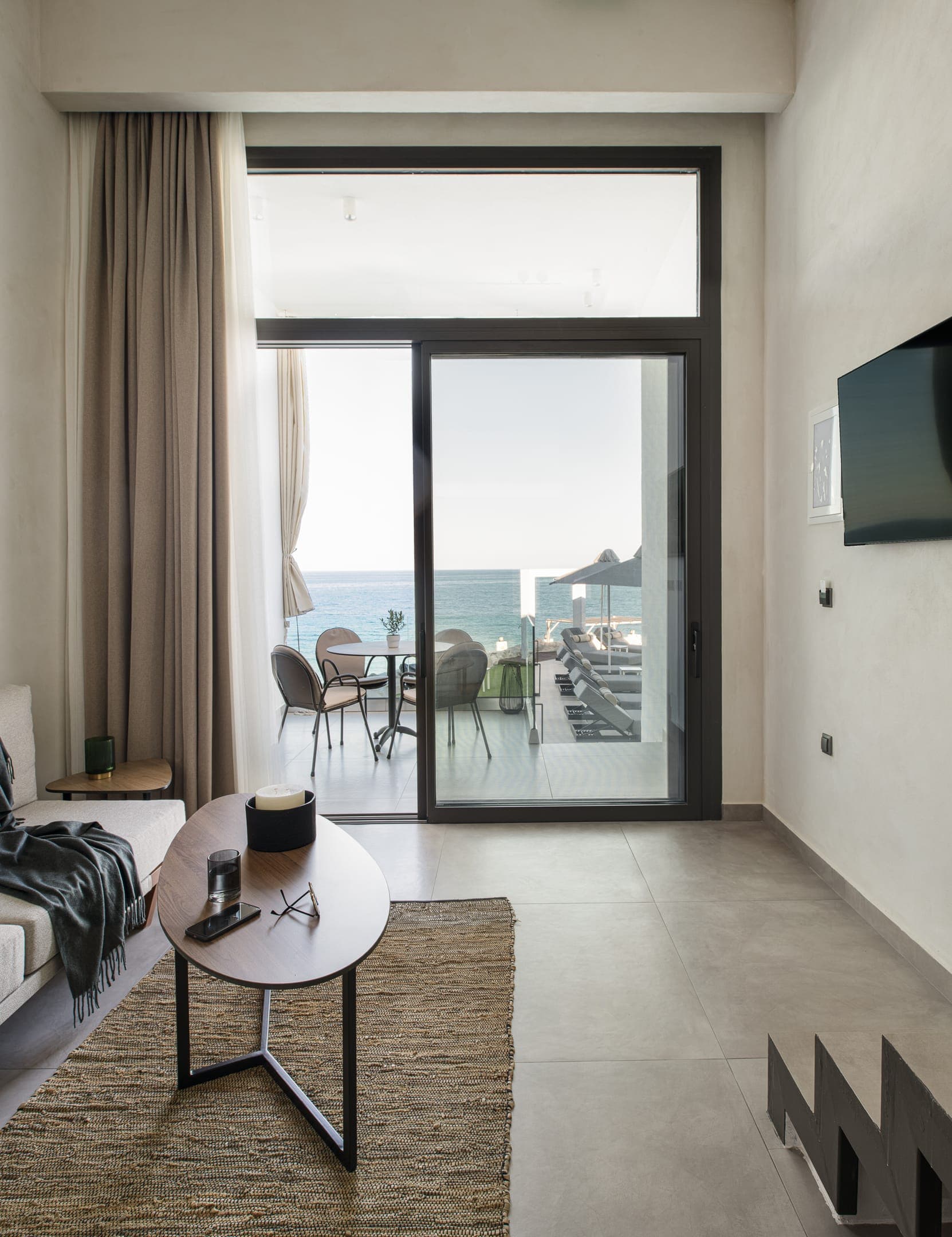 room-types-AKROLYMPUS-DLXSUI-0.jpg