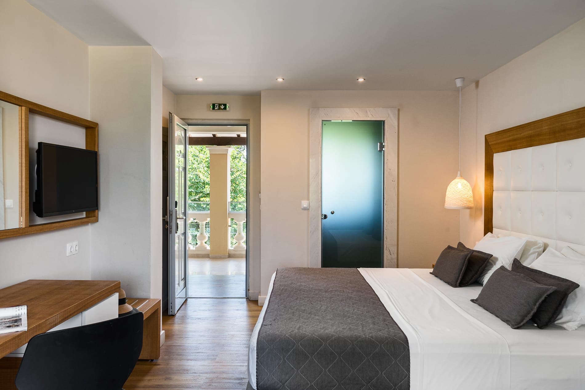 room-types-AKRONRESOR-DLXGV-0.jpg