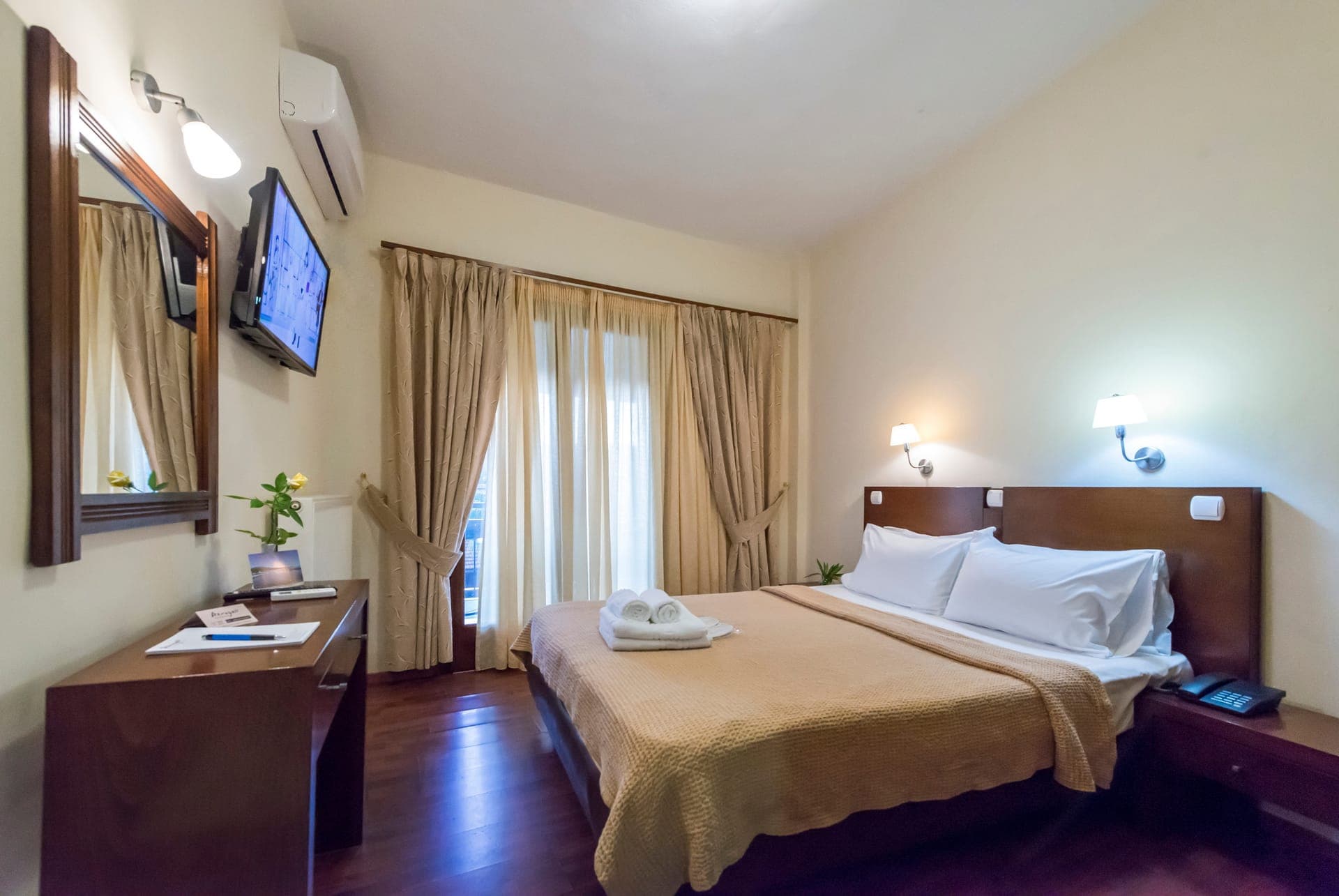 room-types-AKROYALIH-DBLMV-0.jpg