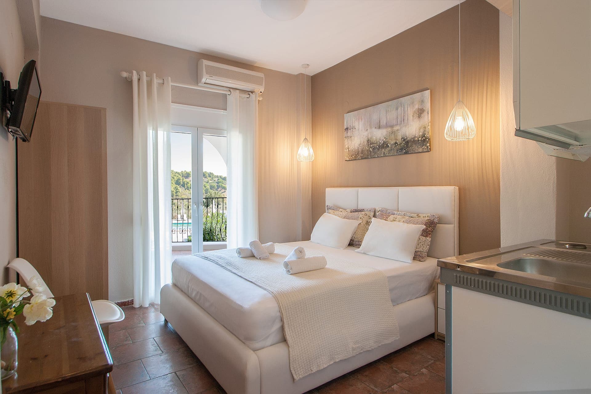 room-types-ALBANIS-BUD-0.jpg