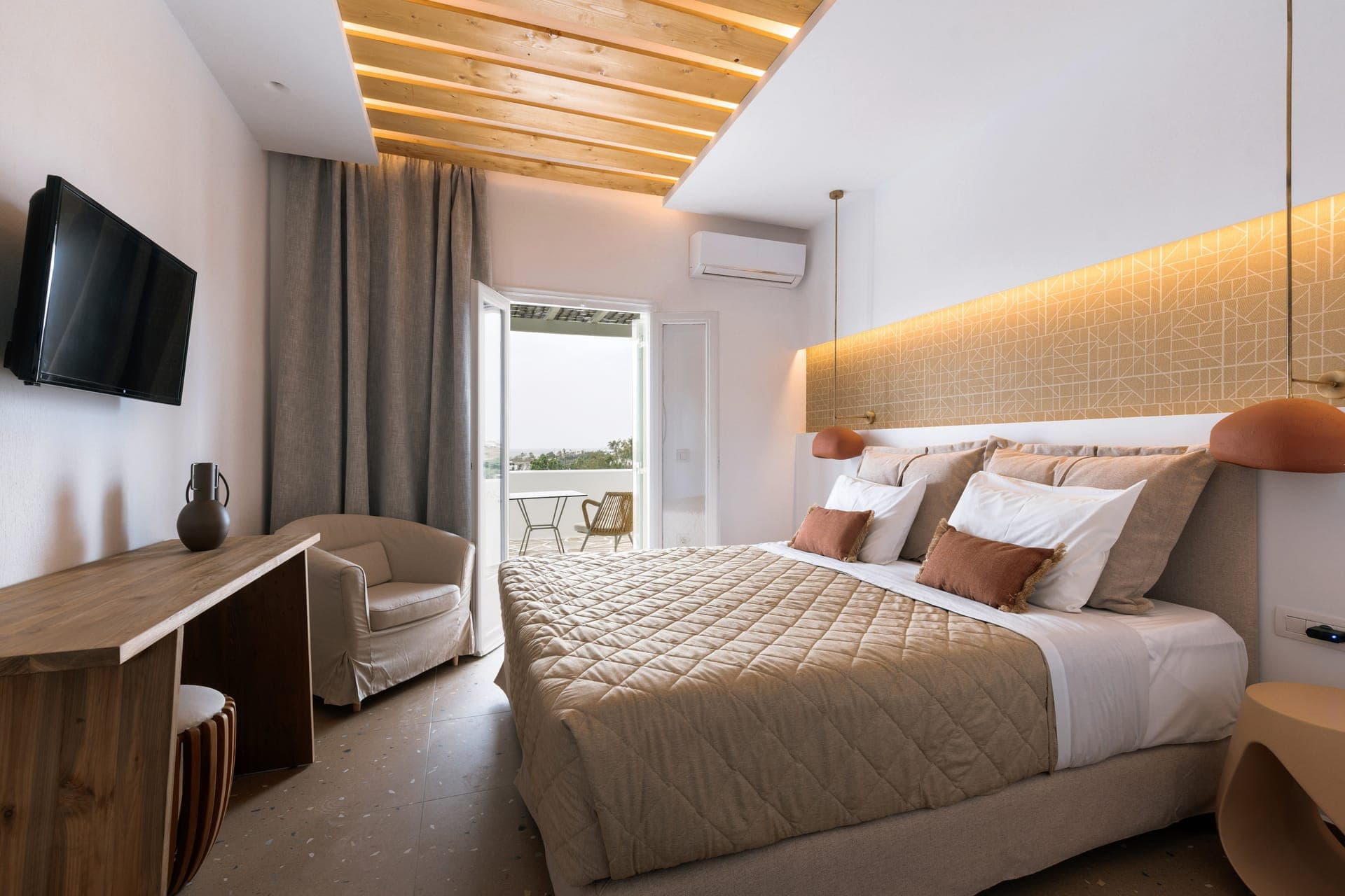 room-types-ALBATHOTEL-PREDBL-0.jpg