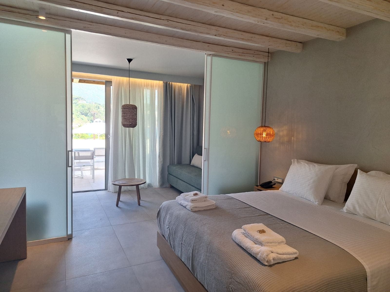 room-types-ALBORO-FAMILY-0.jpg