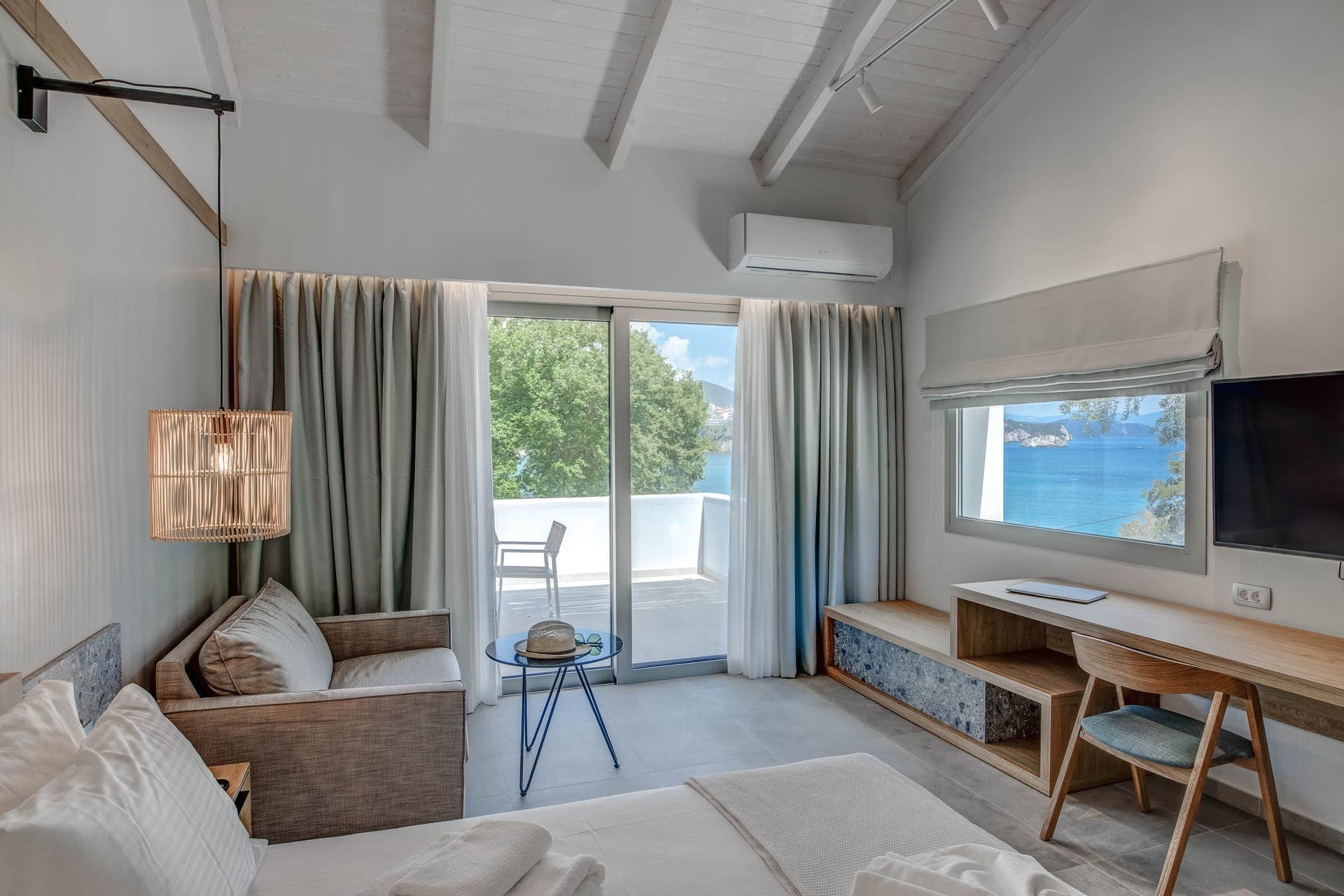 room-types-ALBORO-JUNIOR-0.jpg