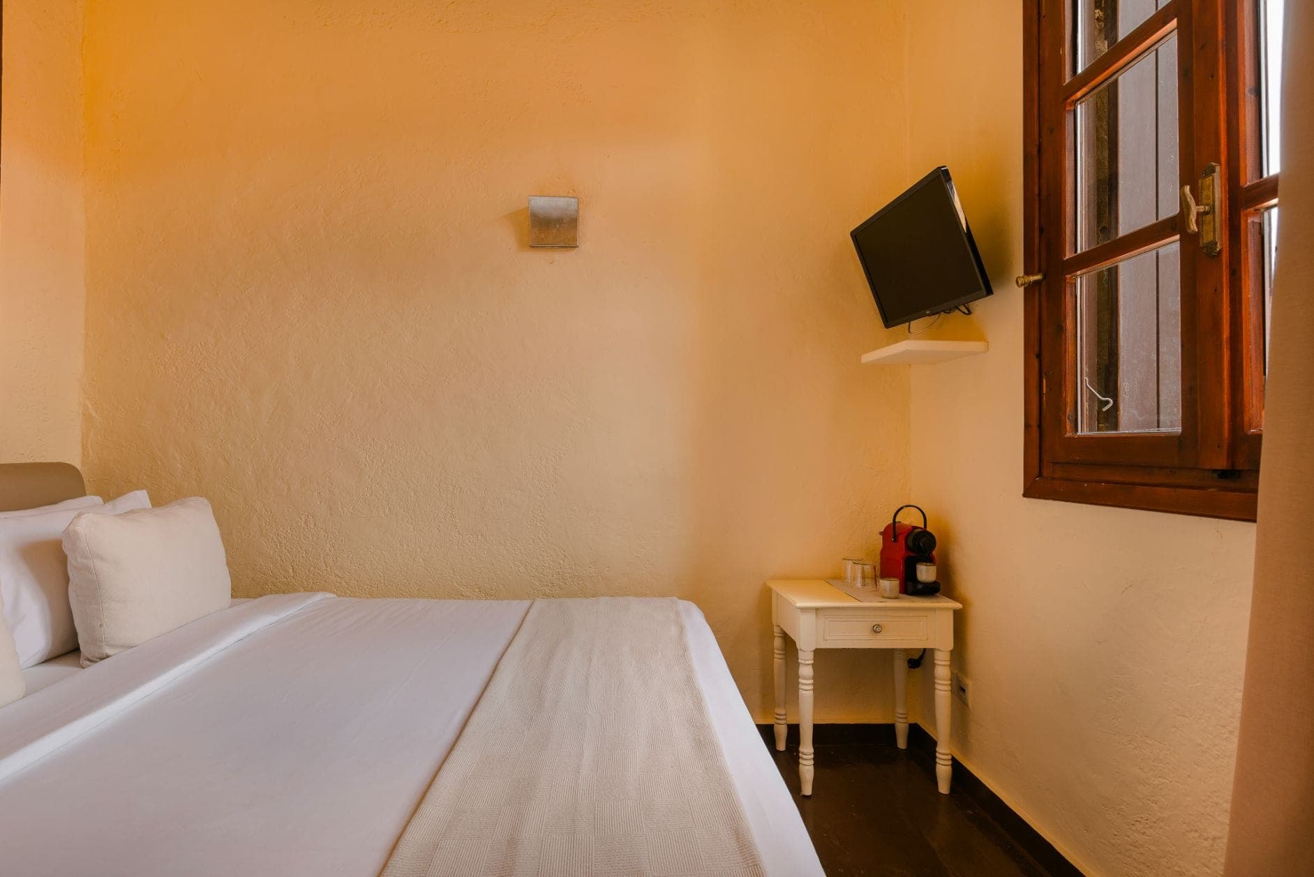 room-types-ALCANEA-DBLS-0.jpg