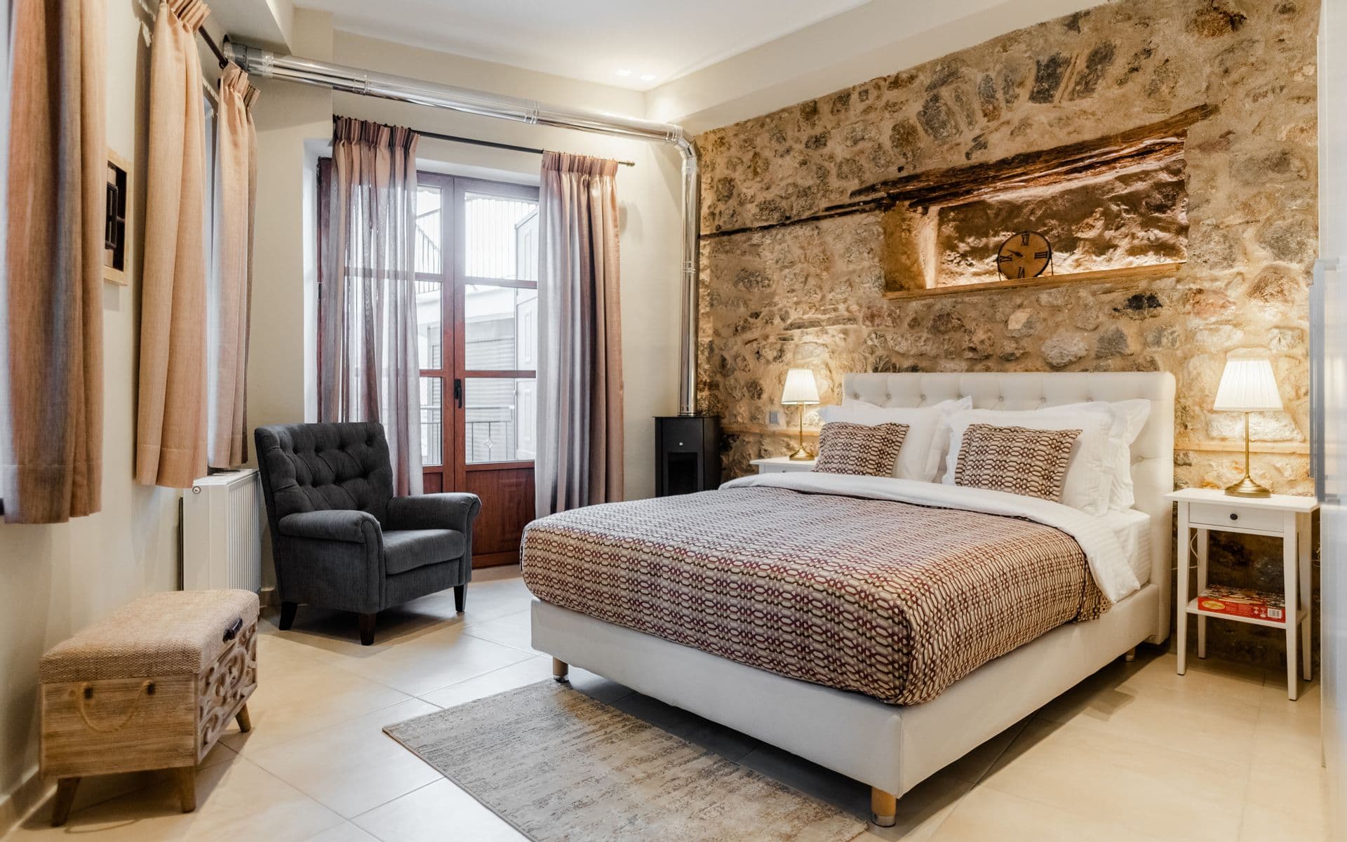 room-types-ALDIASUITE-ARCOND-0.jpg