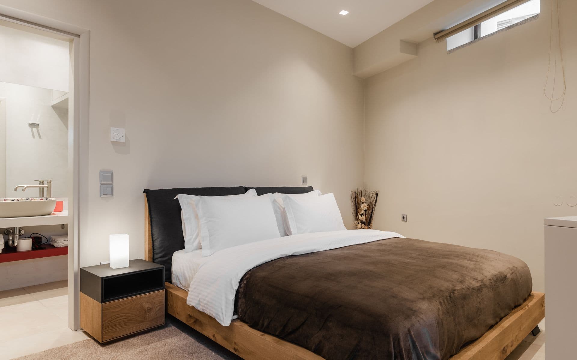 room-types-ALDIASUITE-ARSTUD-0.jpg