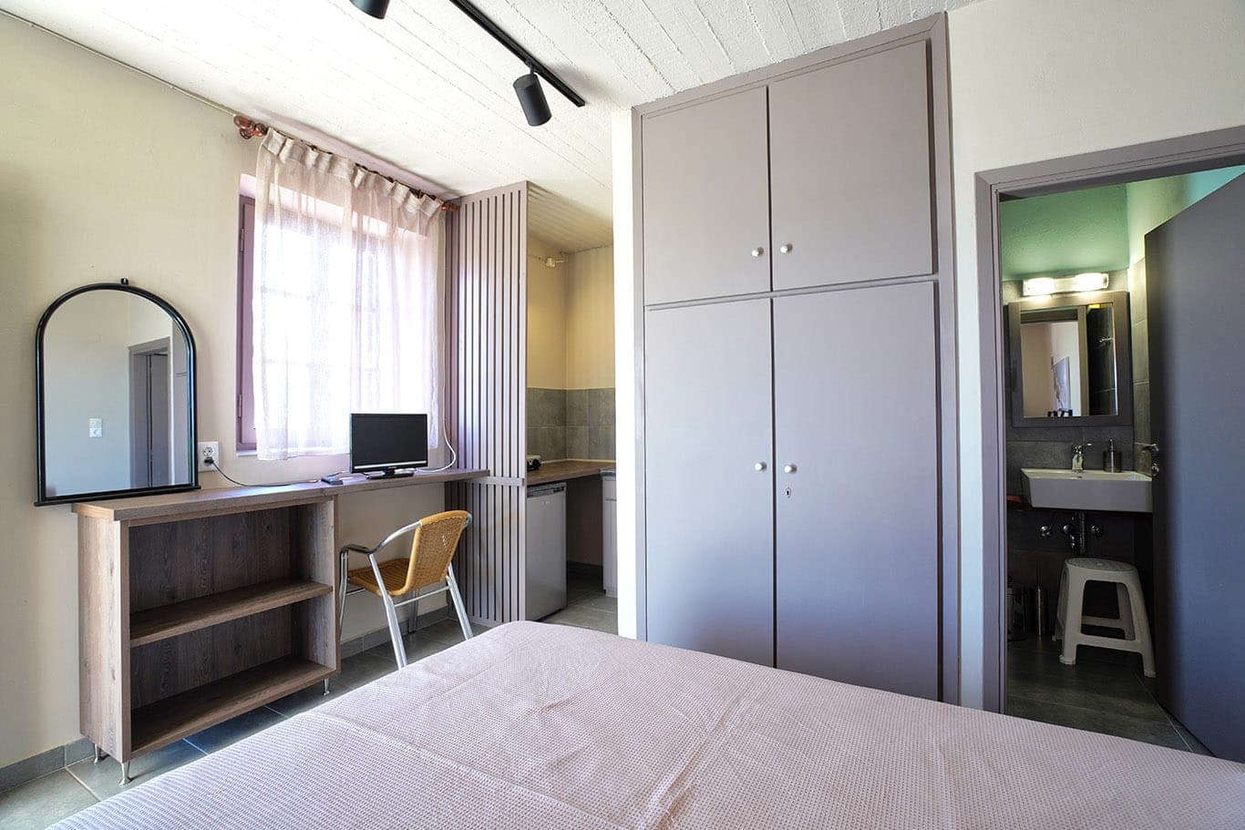 room-types-ALEKOS-STD4-0.jpg