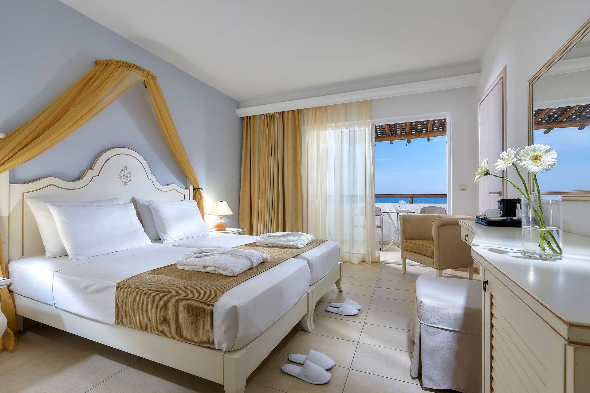 room-types-ALEXANDERV-CLASV-0.jpg