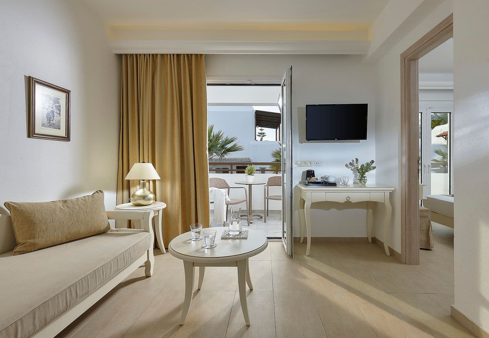 room-types-ALEXANDERV-FAMGV2-0.jpg