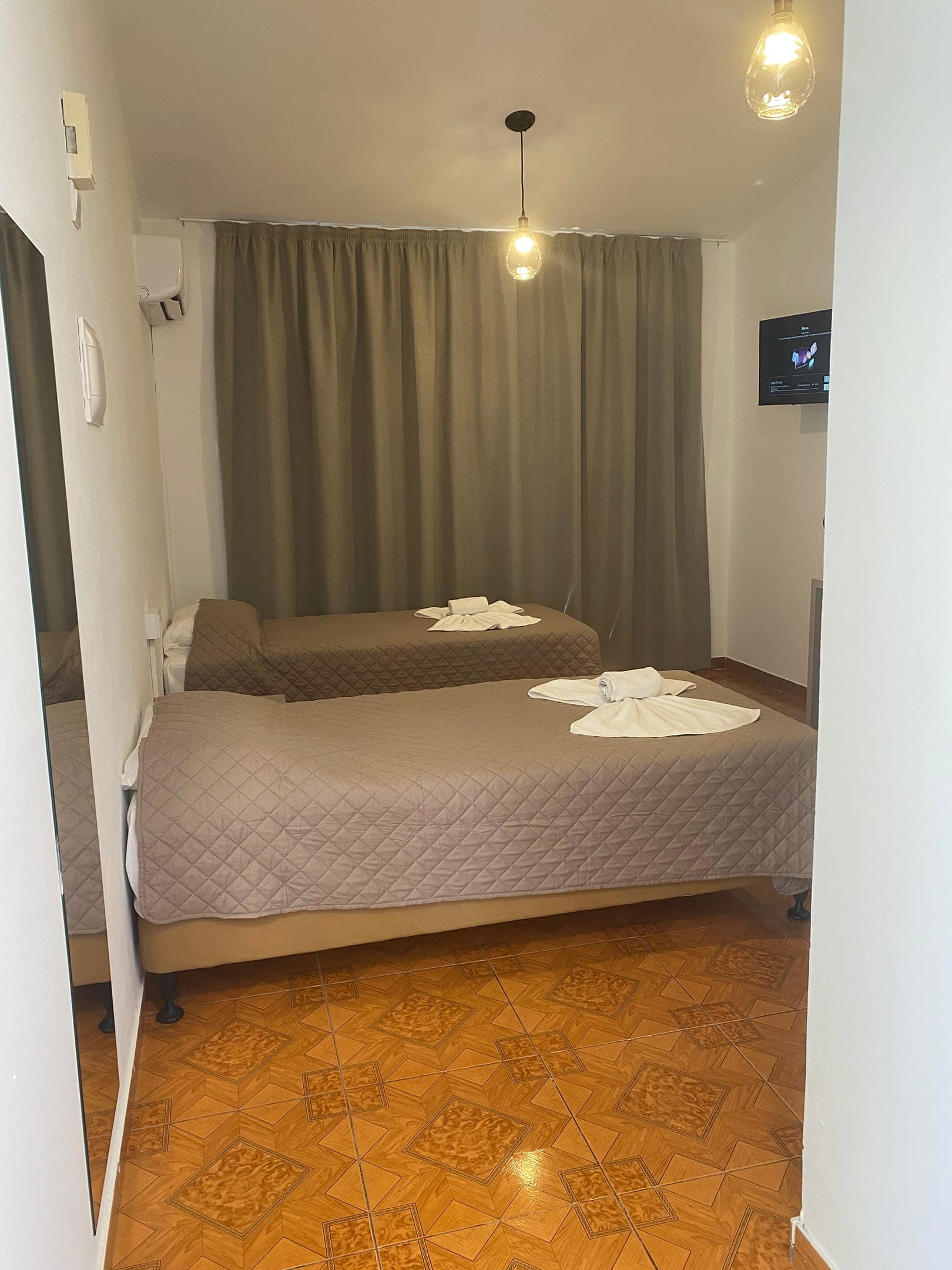 room-types-ALEXIAHOT-SHR-0.jpg