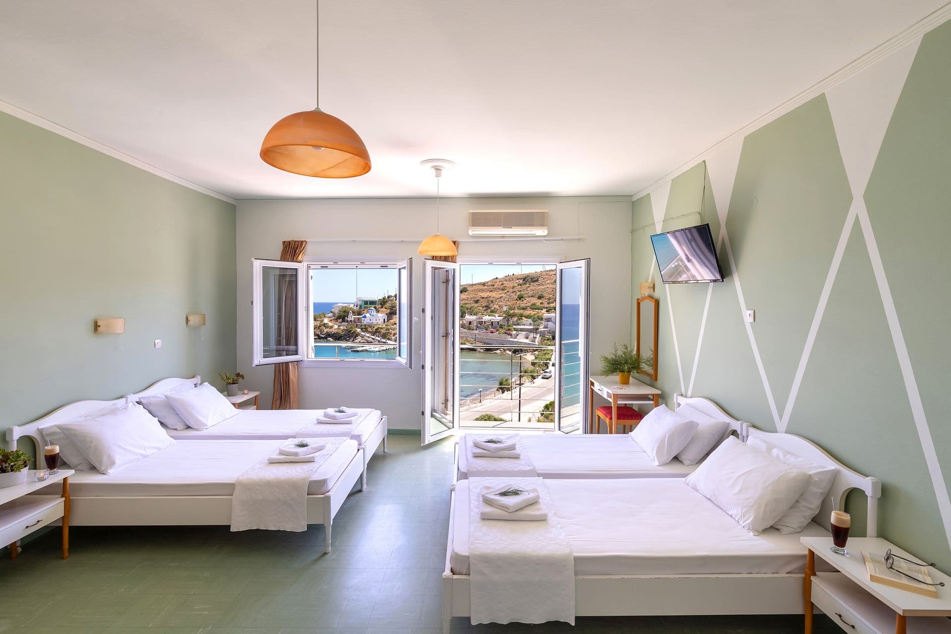 room-types-ALEXSYROS-QUADSE-0.jpg