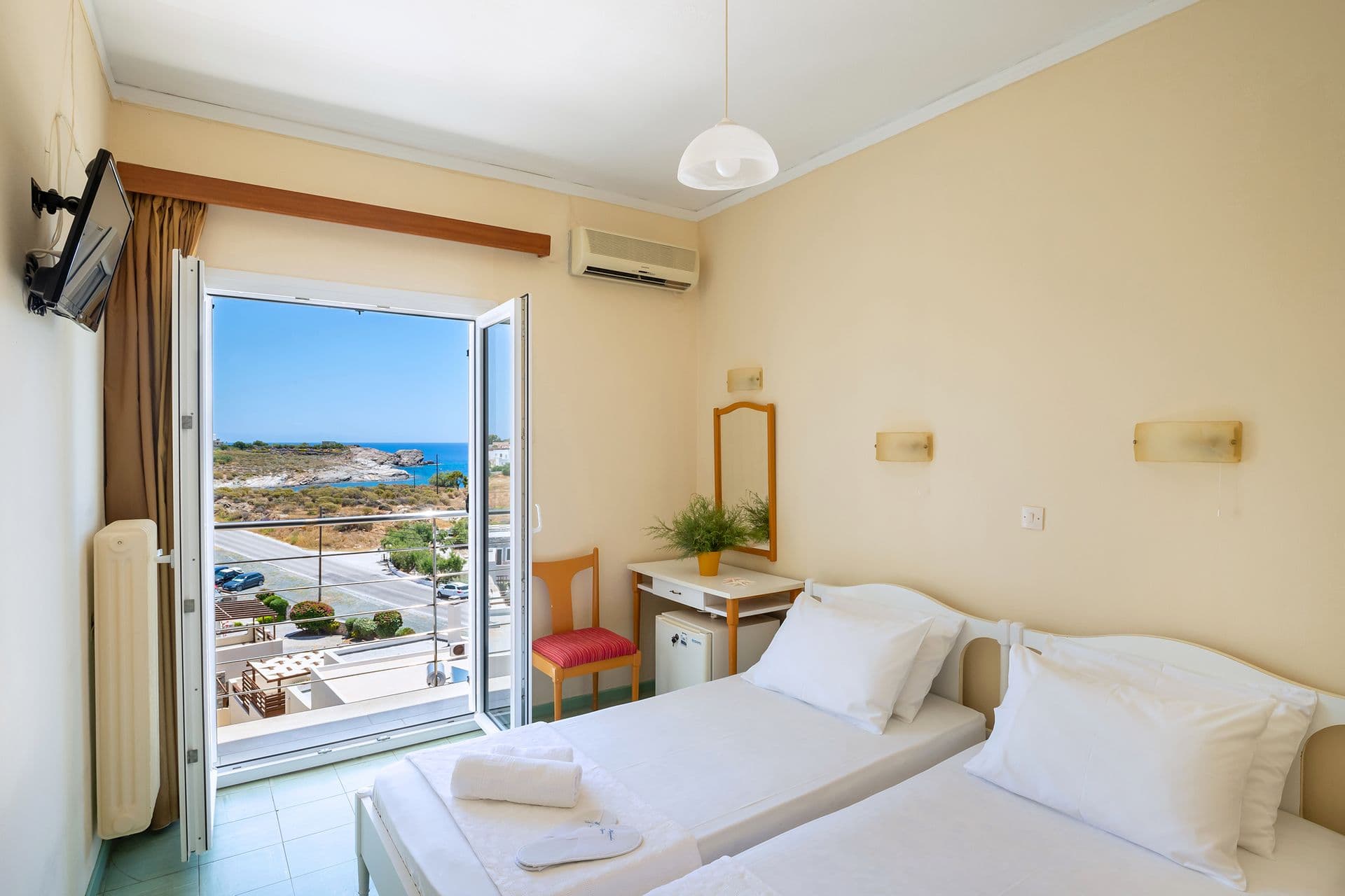 room-types-ALEXSYROS-STSEA-0.jpg