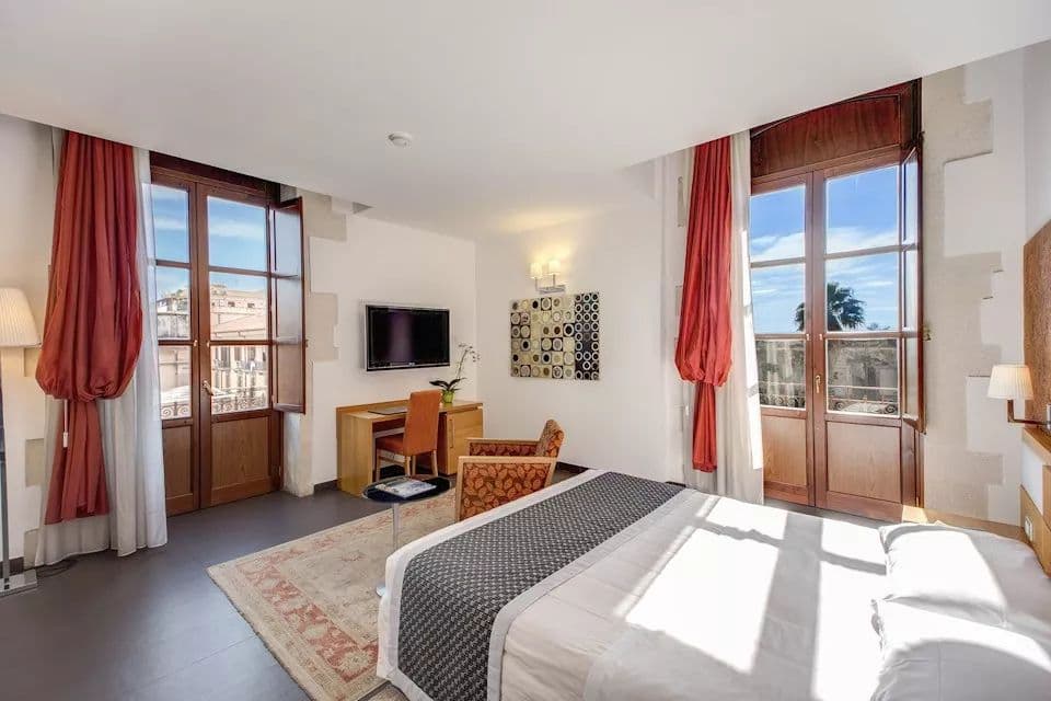 room-types-ALFEO-SUITE-0.jpg