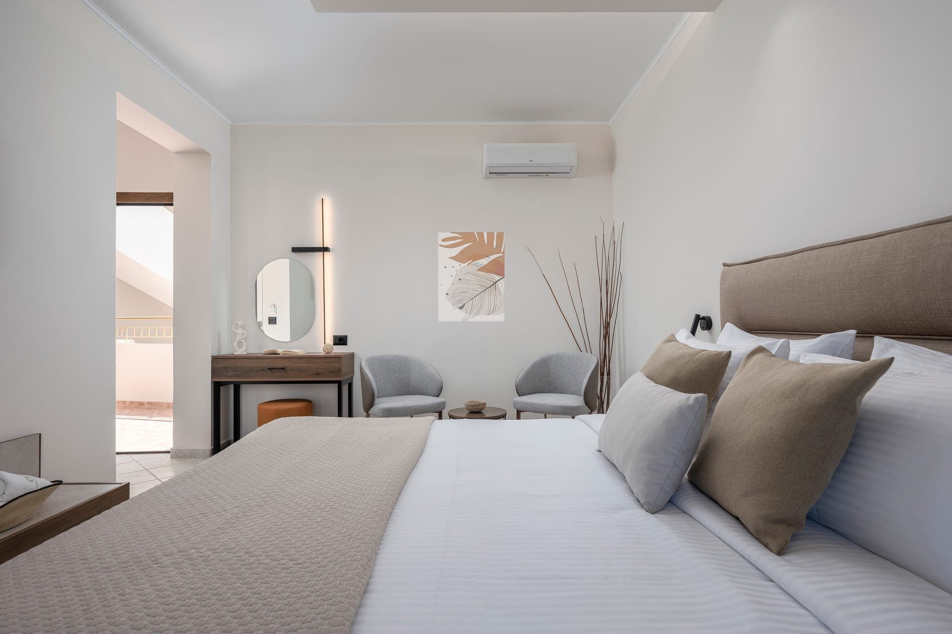 room-types-ALIAPALACE-STDB-0.jpg