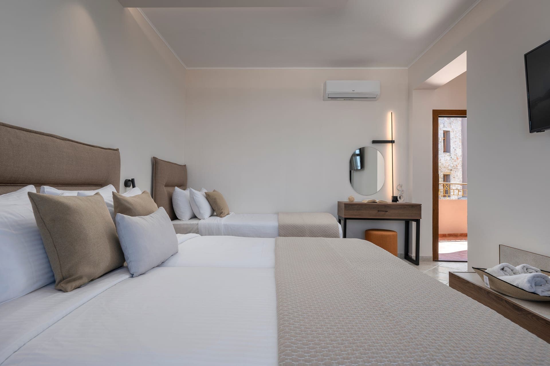 room-types-ALIAPALACE-TRPL-0.jpg
